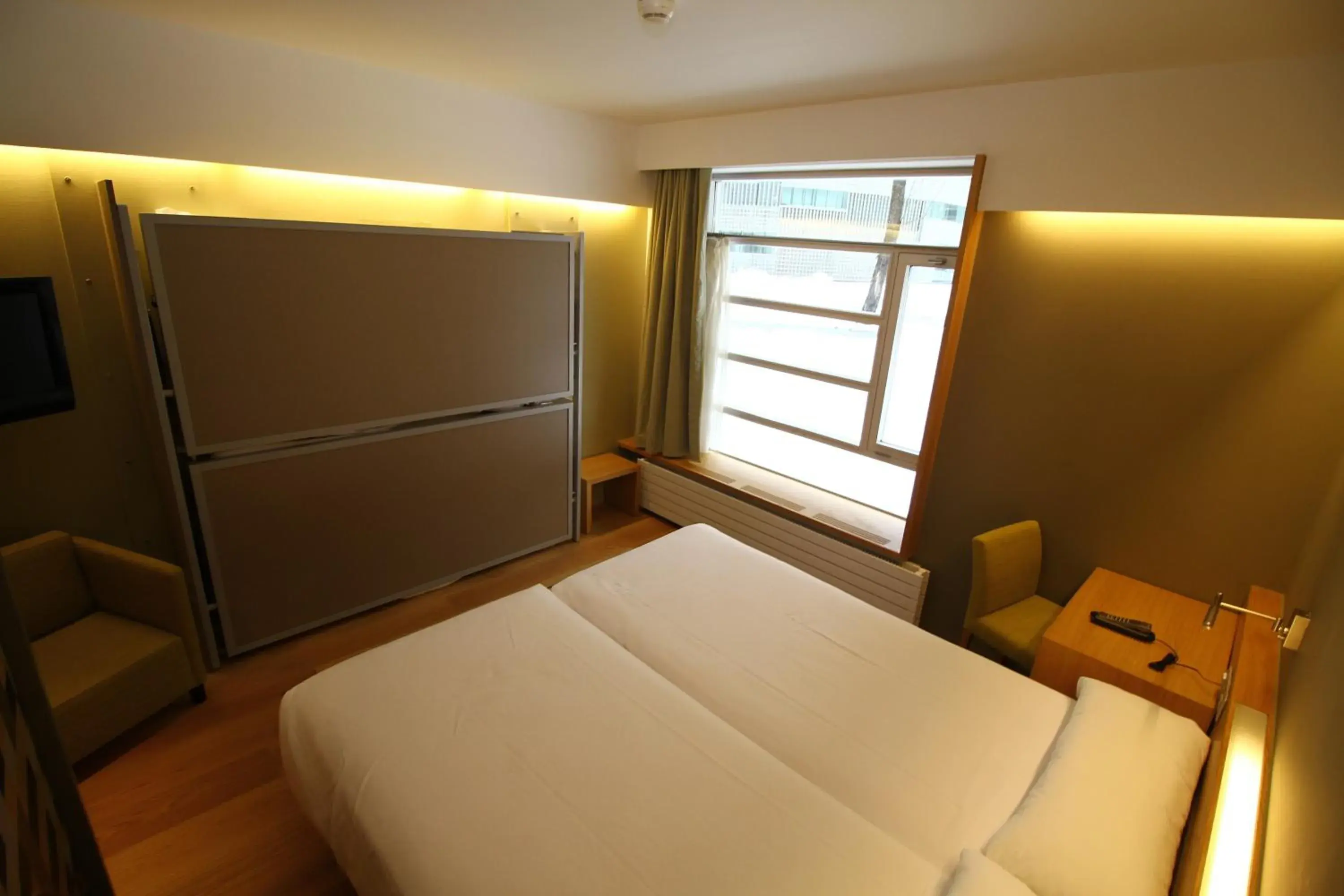 Photo of the whole room, Bed in Hotel Continental Balneario de Panticosa Photo of the whole room, Bed in Hotel Continental Balneario de Panticosa