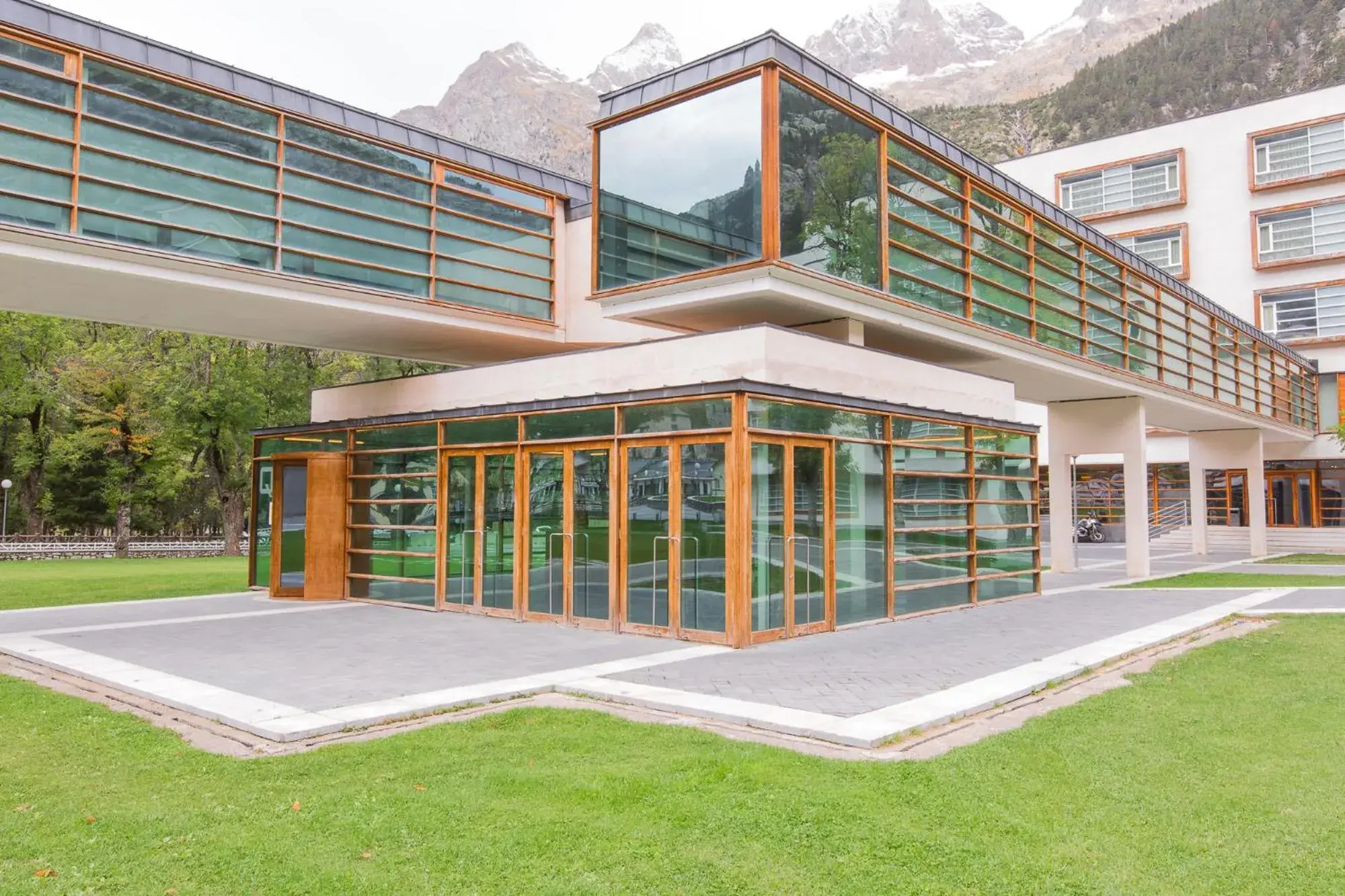 Property building in Hotel Continental Balneario de Panticosa Property building in Hotel Continental Balneario de Panticosa