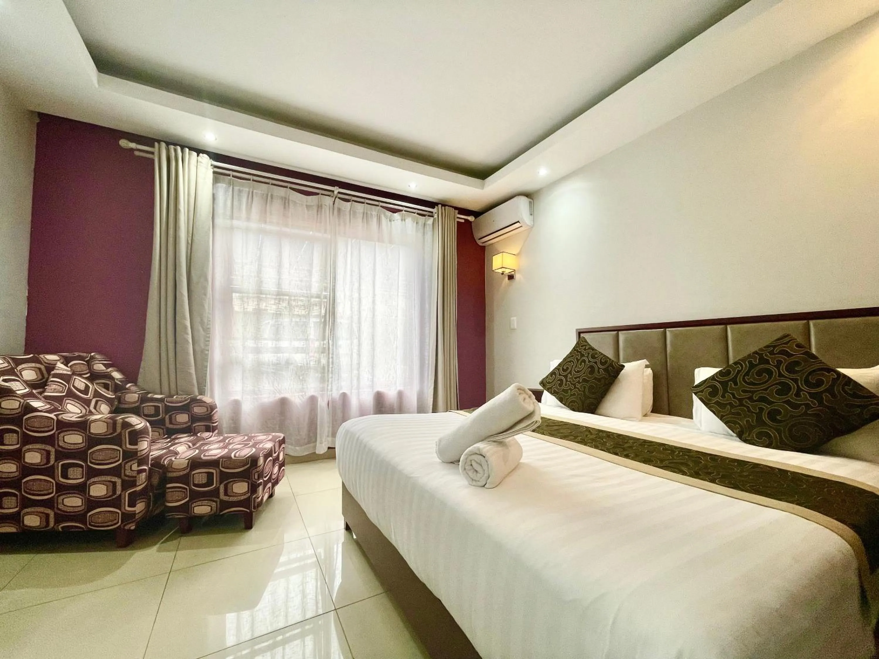 Photo of the whole room, Bed in Azinnia Rivonia Guest House