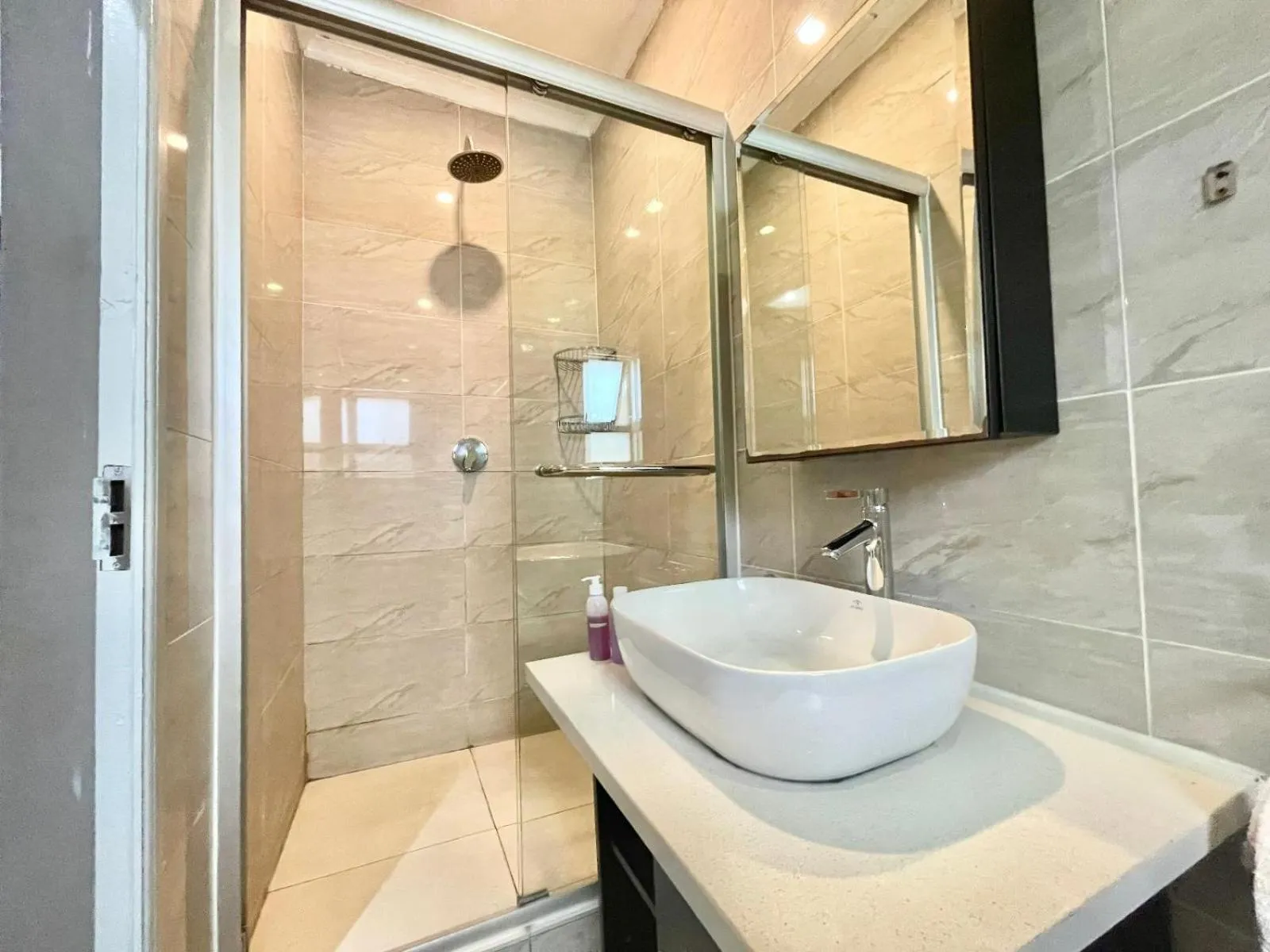 Bathroom in Azinnia Rivonia Guest House