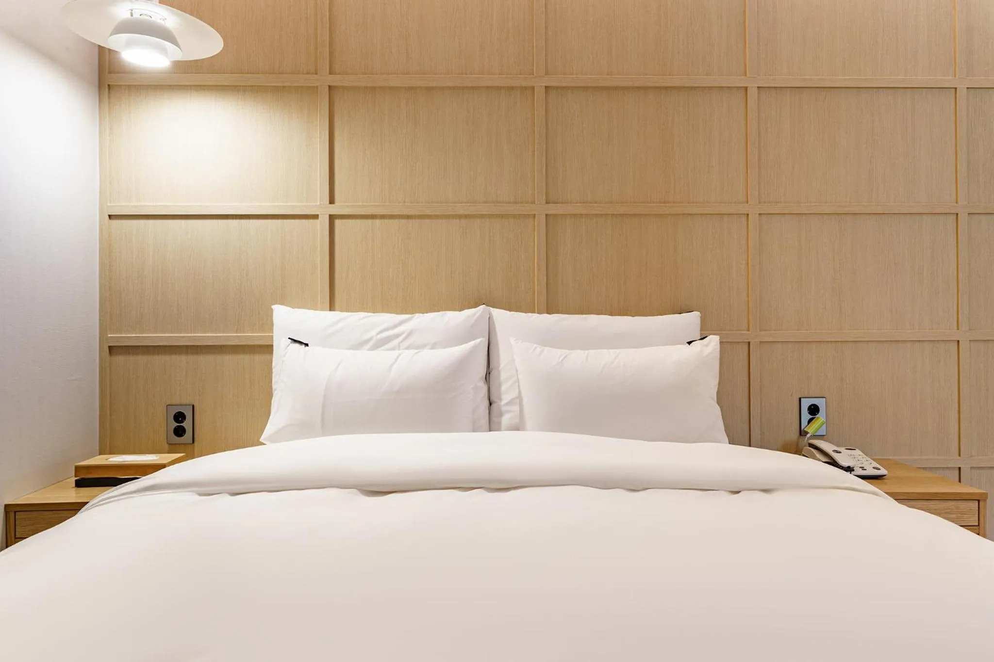 Bed in Browndot Samcheonpo
