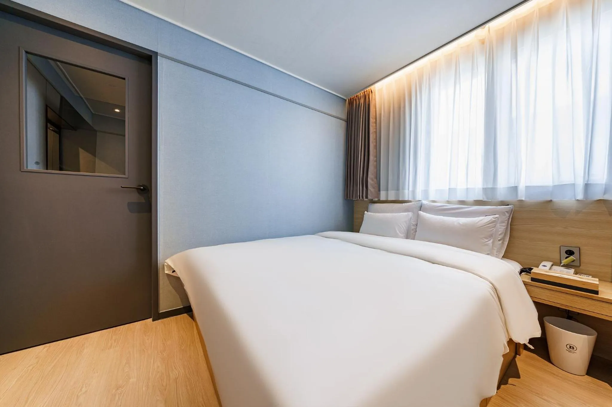 Bed in Browndot Samcheonpo