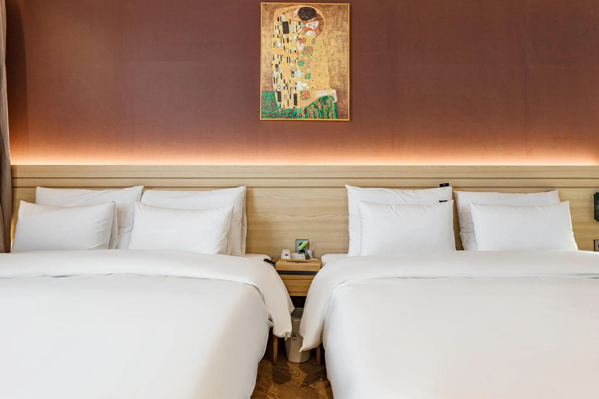 Bed in Browndot Samcheonpo