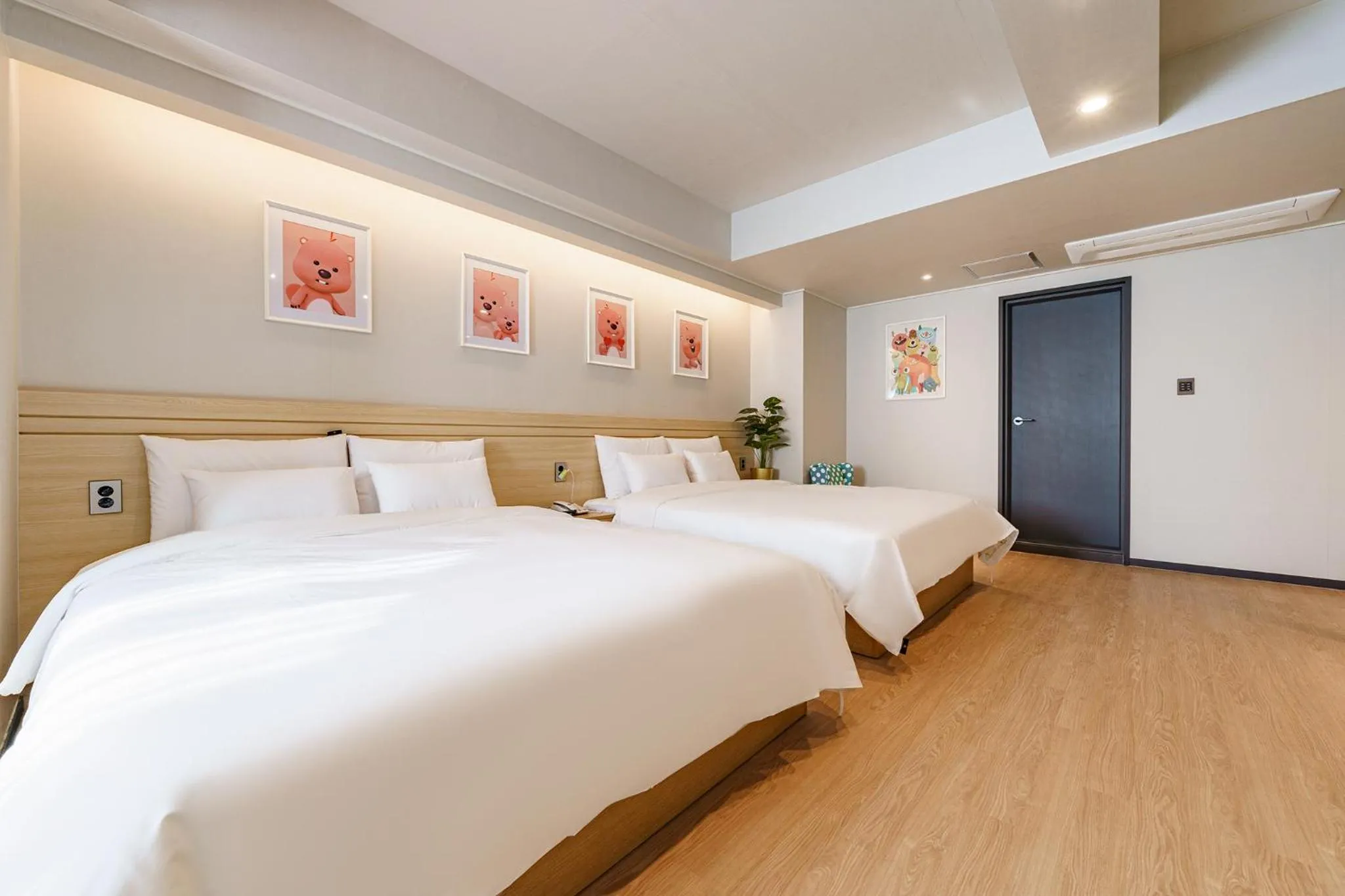 Bed in Browndot Samcheonpo