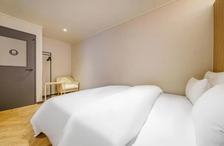 Bed in Browndot Samcheonpo