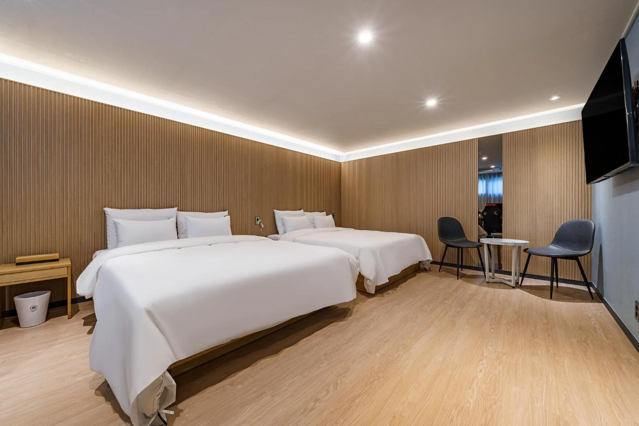 Bed in Browndot Samcheonpo