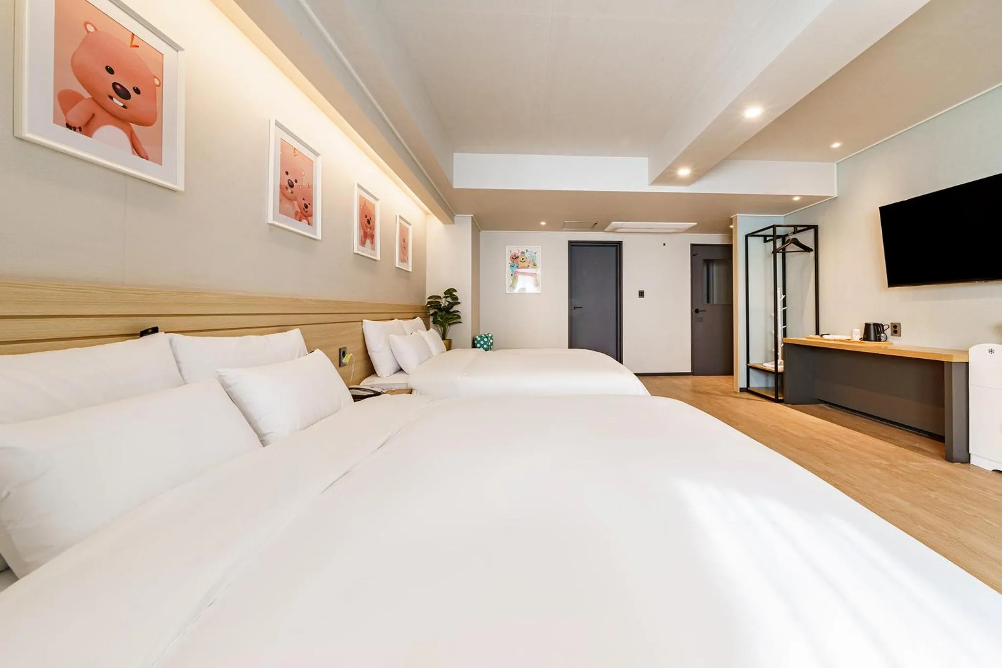 Bed in Browndot Samcheonpo