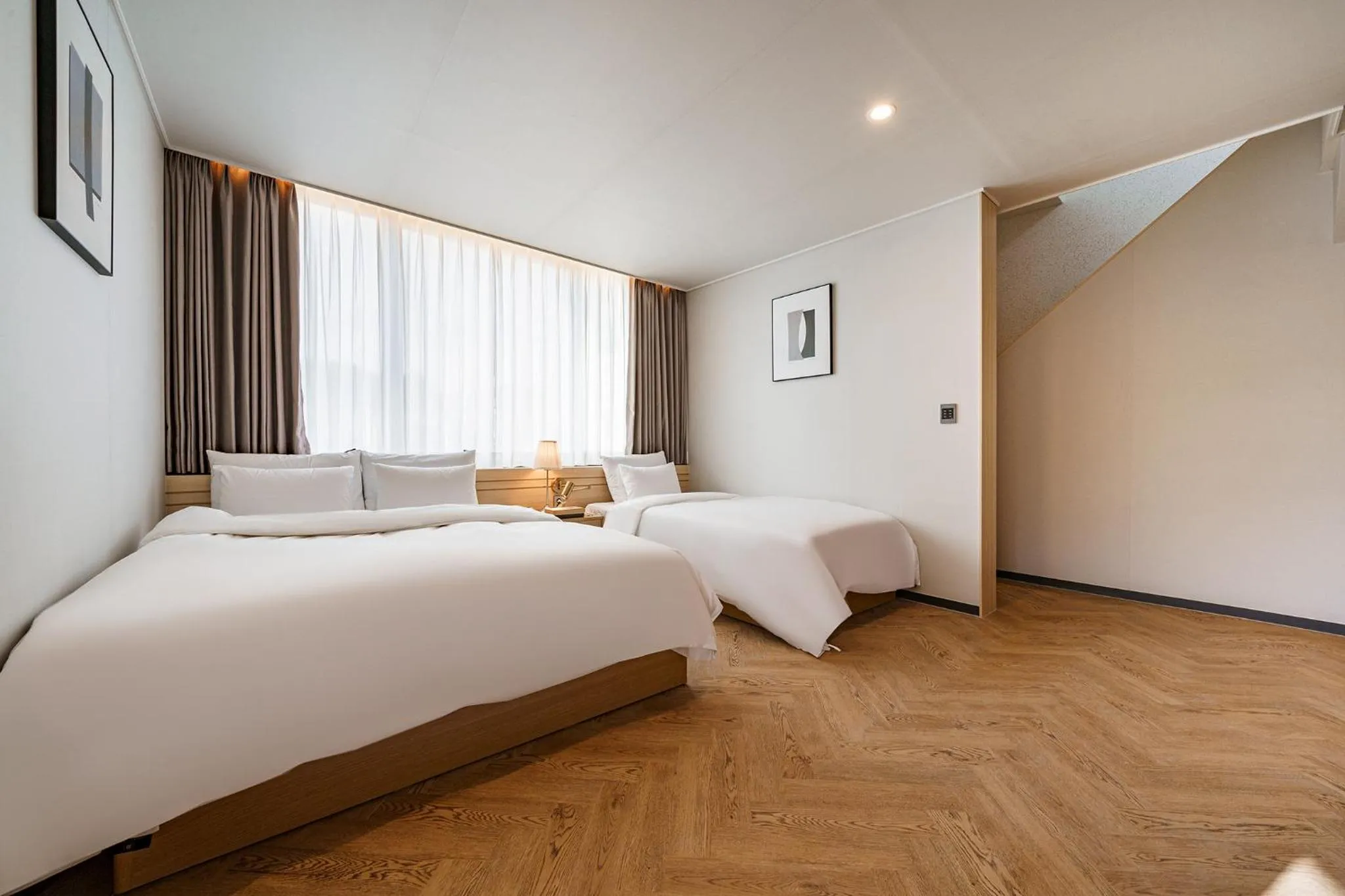 Bed in Browndot Samcheonpo