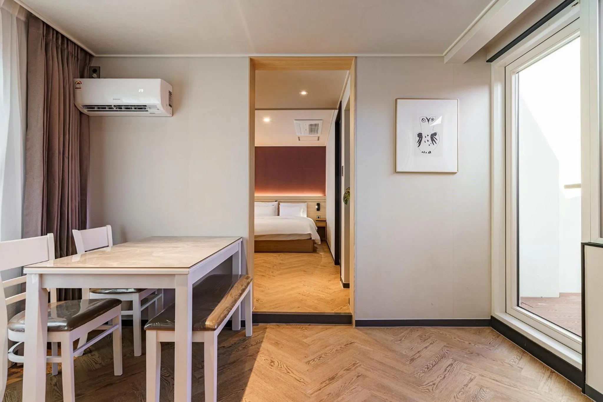 Bed in Browndot Samcheonpo