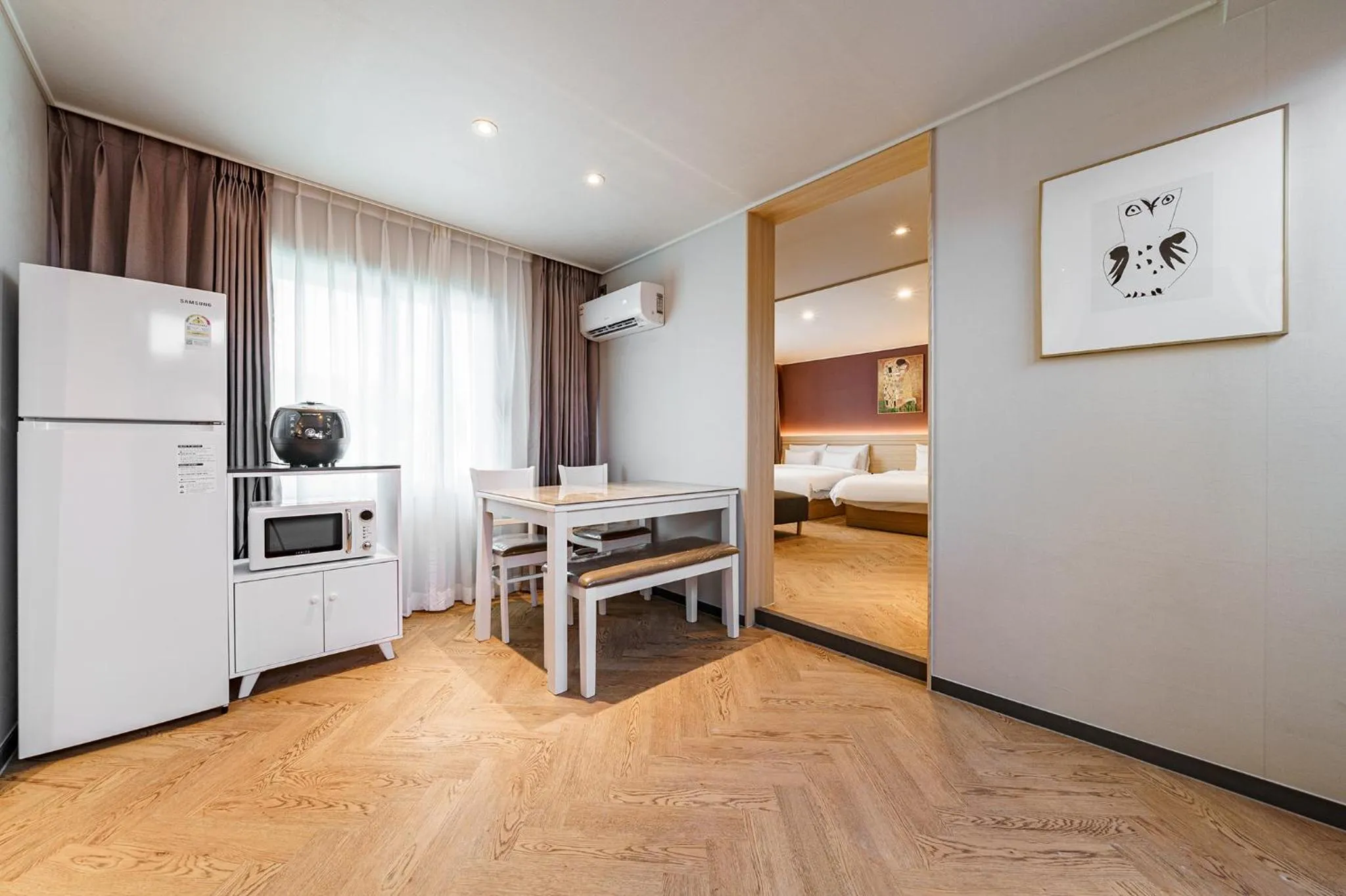Bed in Browndot Samcheonpo