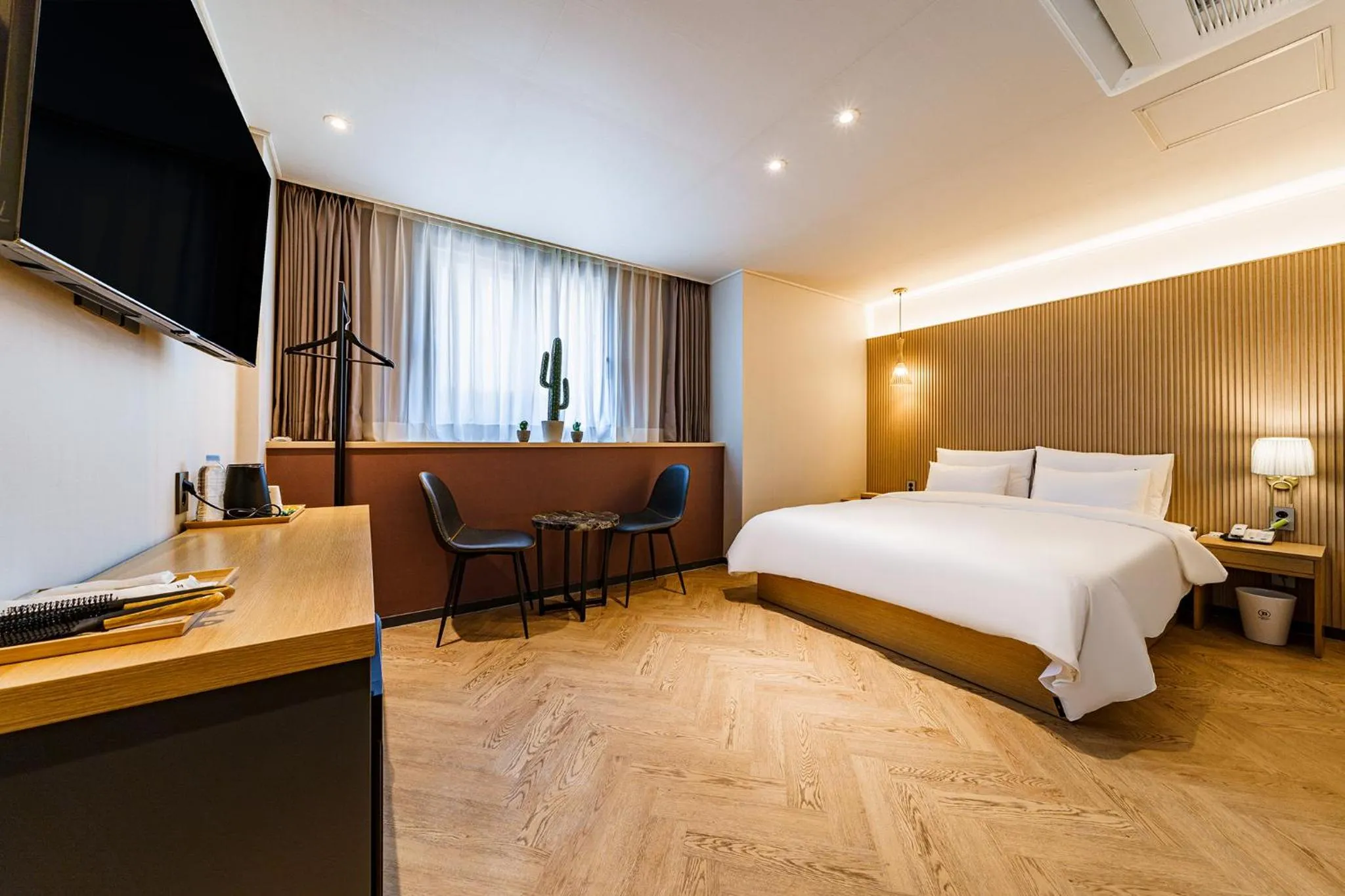Bed in Browndot Samcheonpo