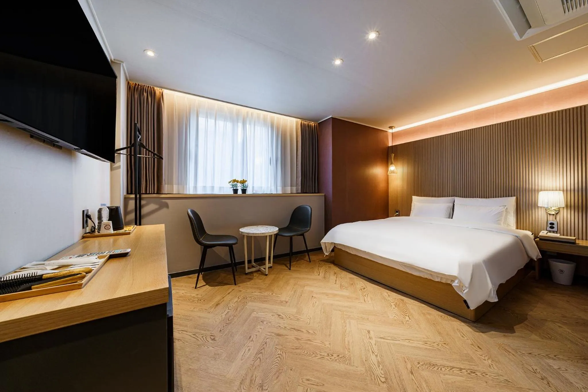 Bed in Browndot Samcheonpo