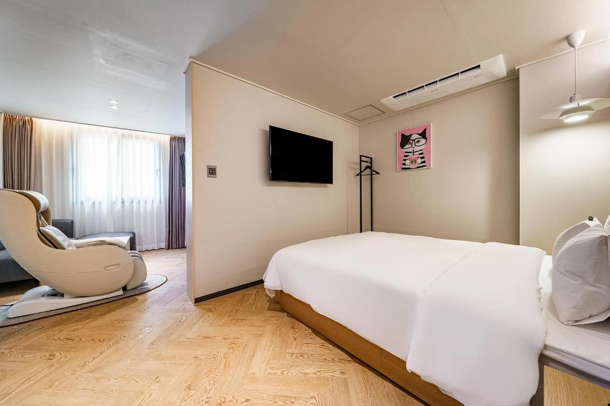 Bed in Browndot Samcheonpo