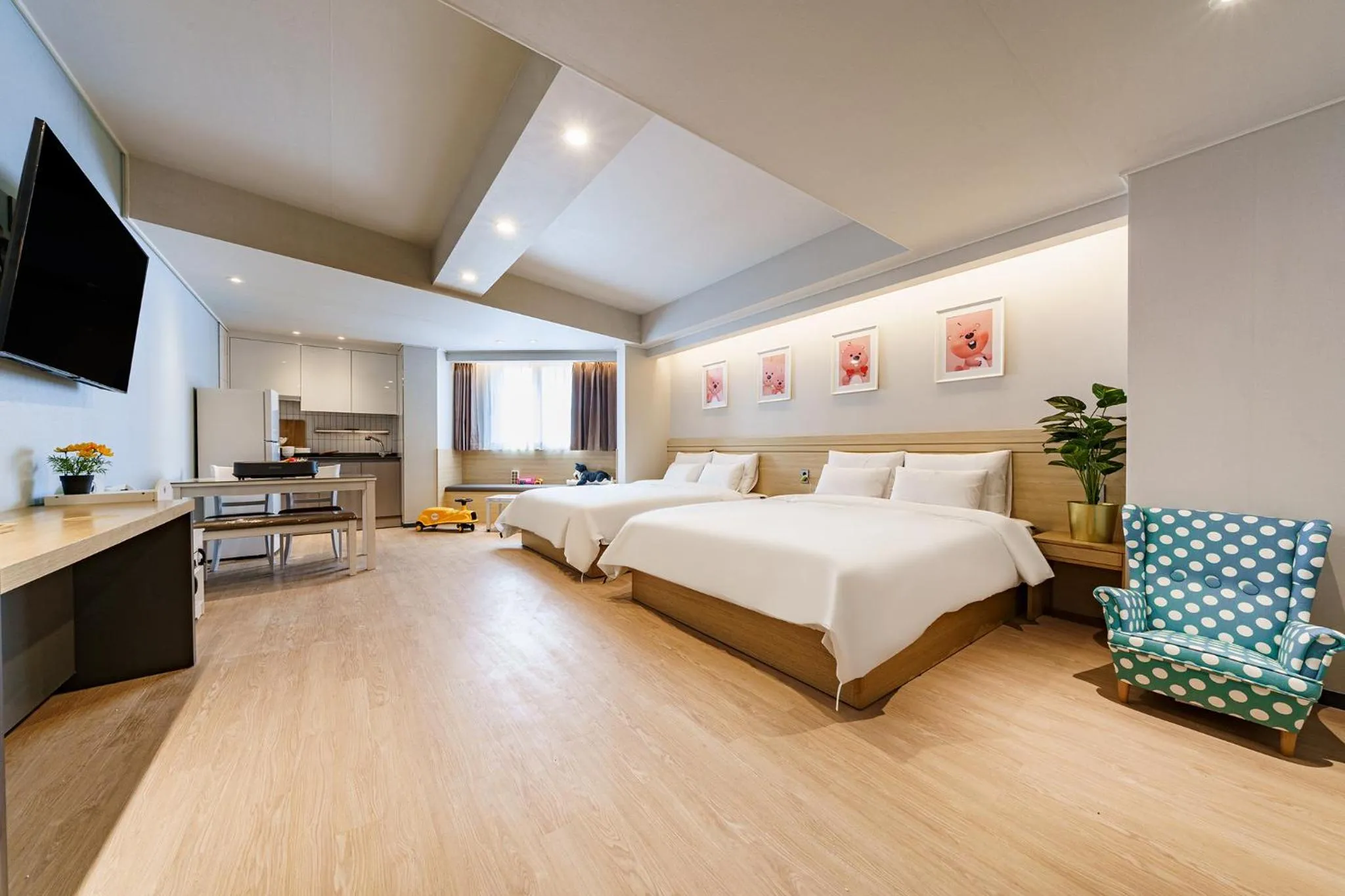 Bed in Browndot Samcheonpo