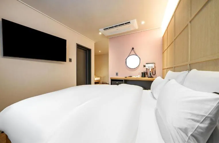 Bed in Browndot Samcheonpo