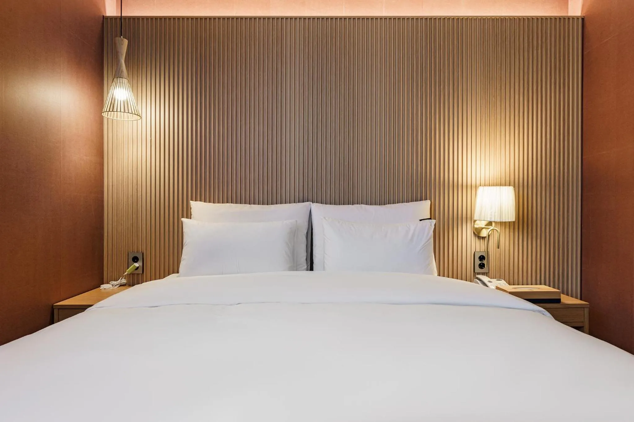 Bed in Browndot Samcheonpo