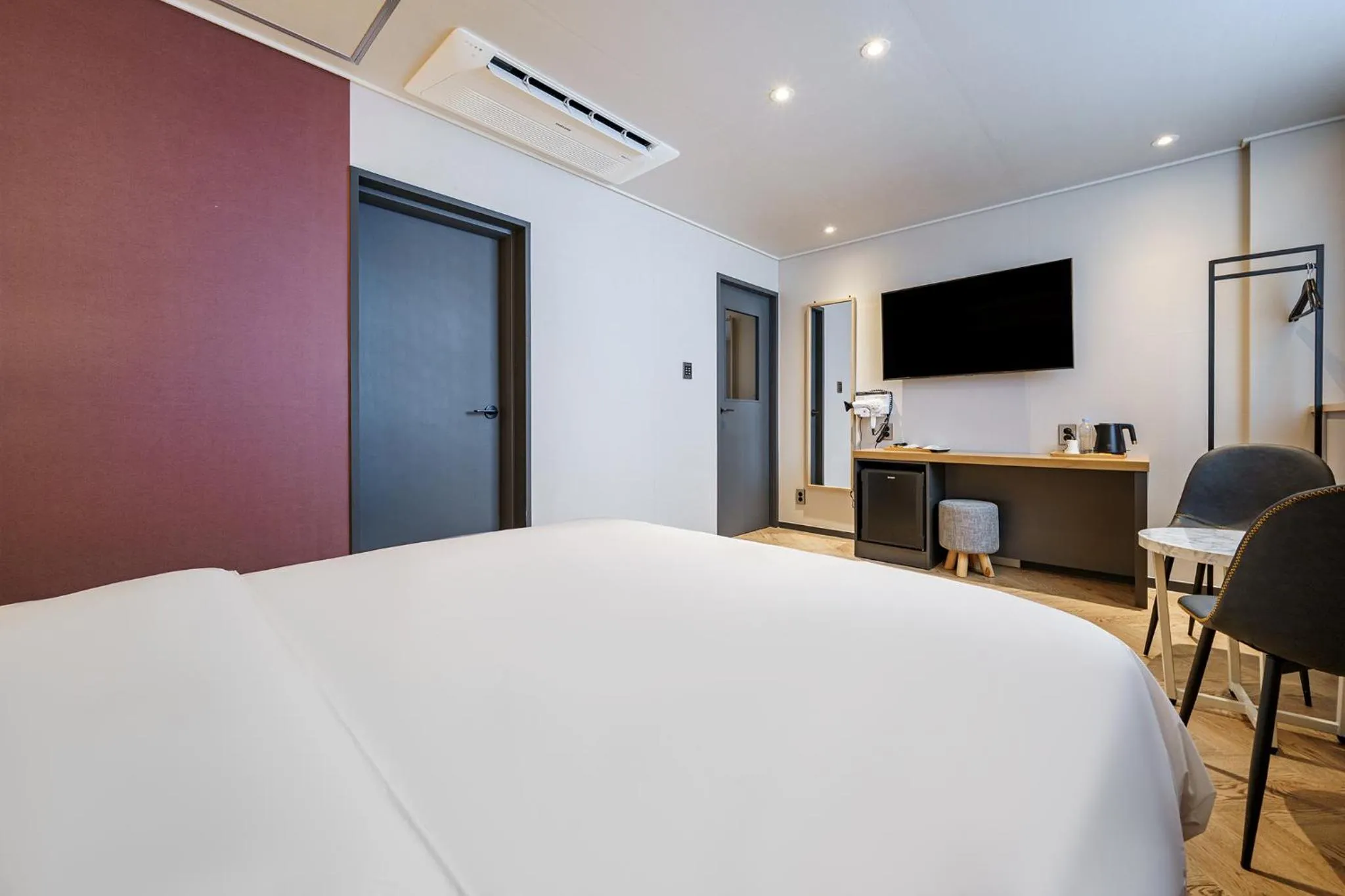 Bed in Browndot Samcheonpo