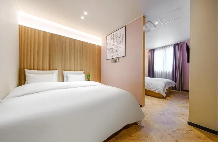 Bed in Browndot Samcheonpo