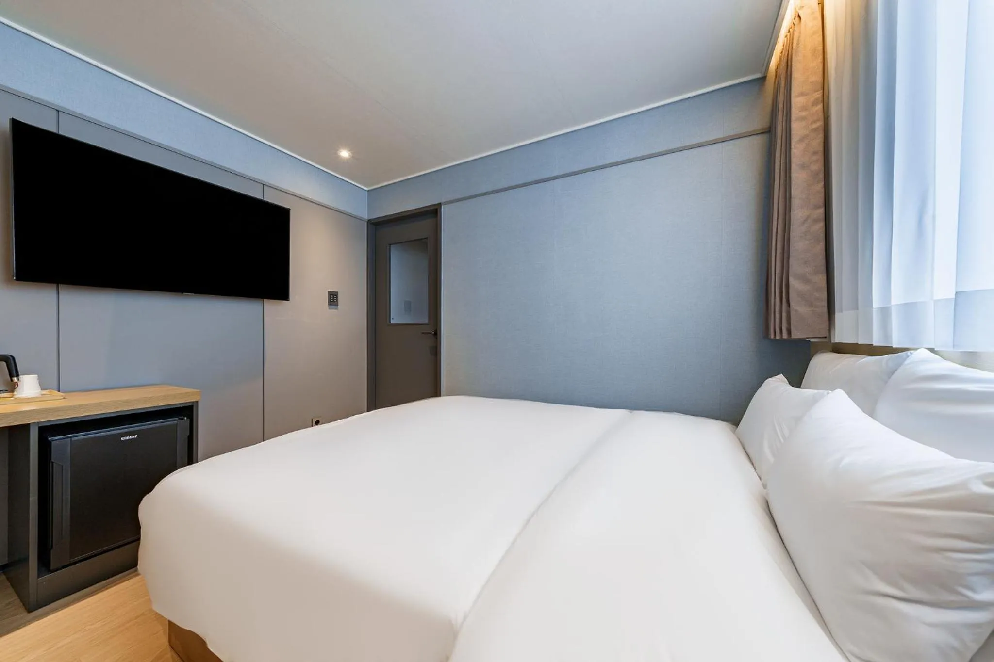 Bed in Browndot Samcheonpo