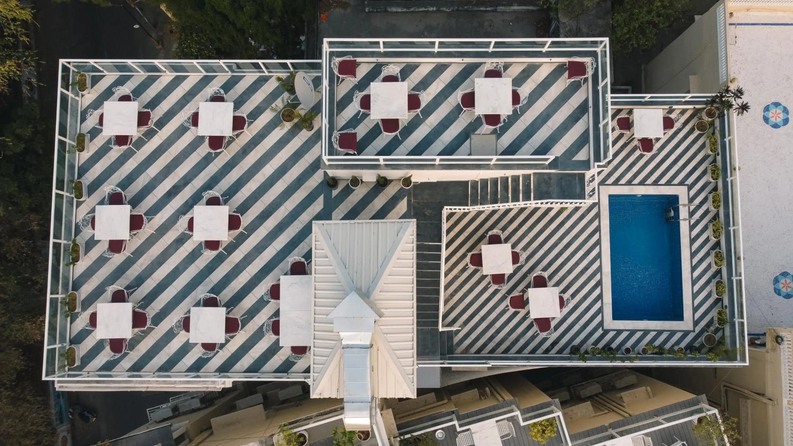 Property building in Hotel Naren Villa