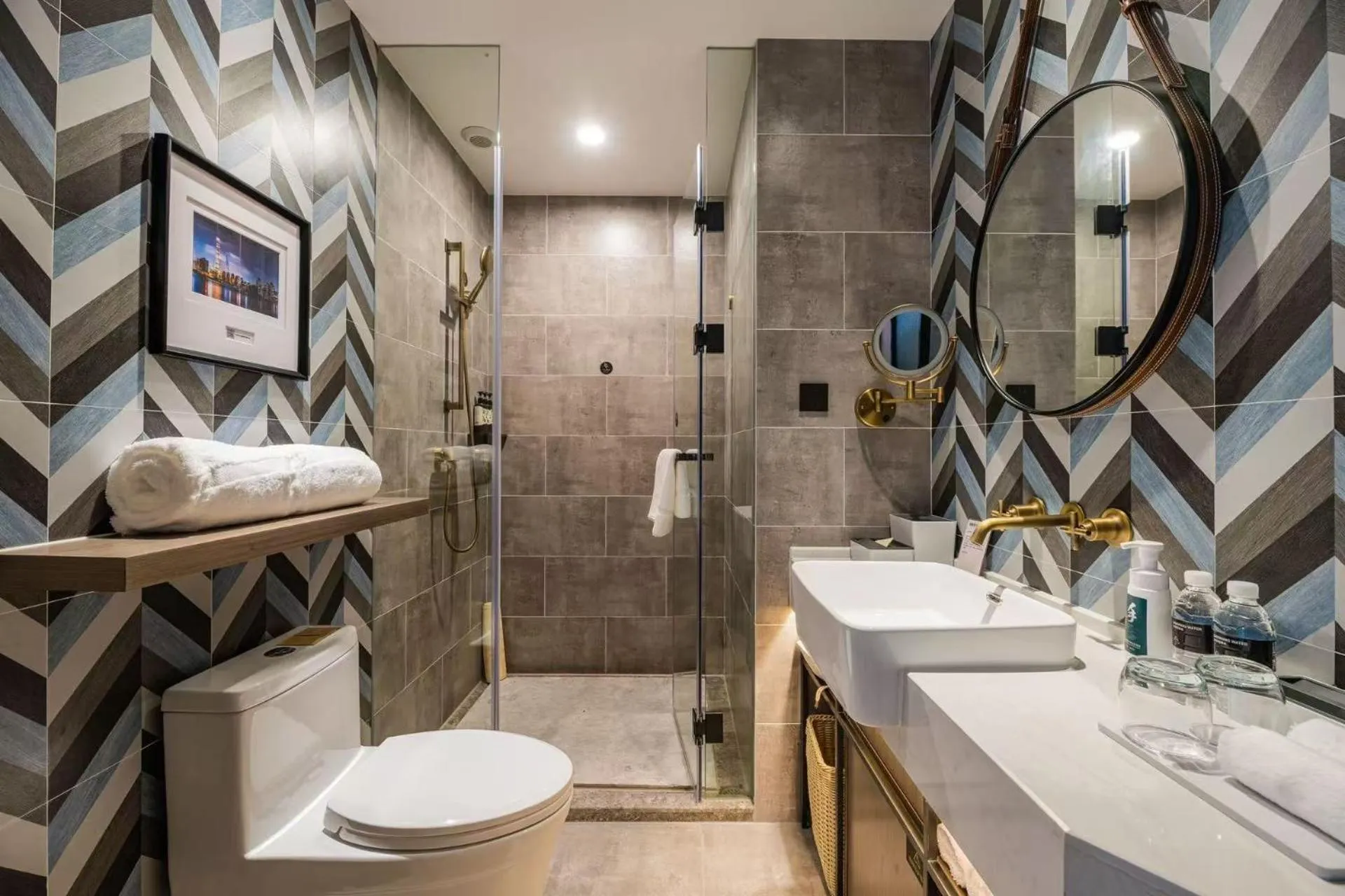 Toilet in Atour Light Hotel Shanghai Jing'an Natural History Museum, Suzhou River Bank