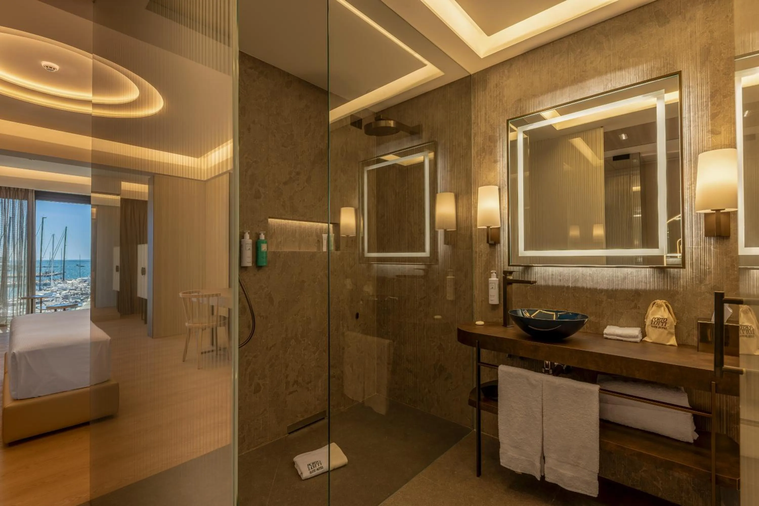 Porto Lotti Suite Hotel