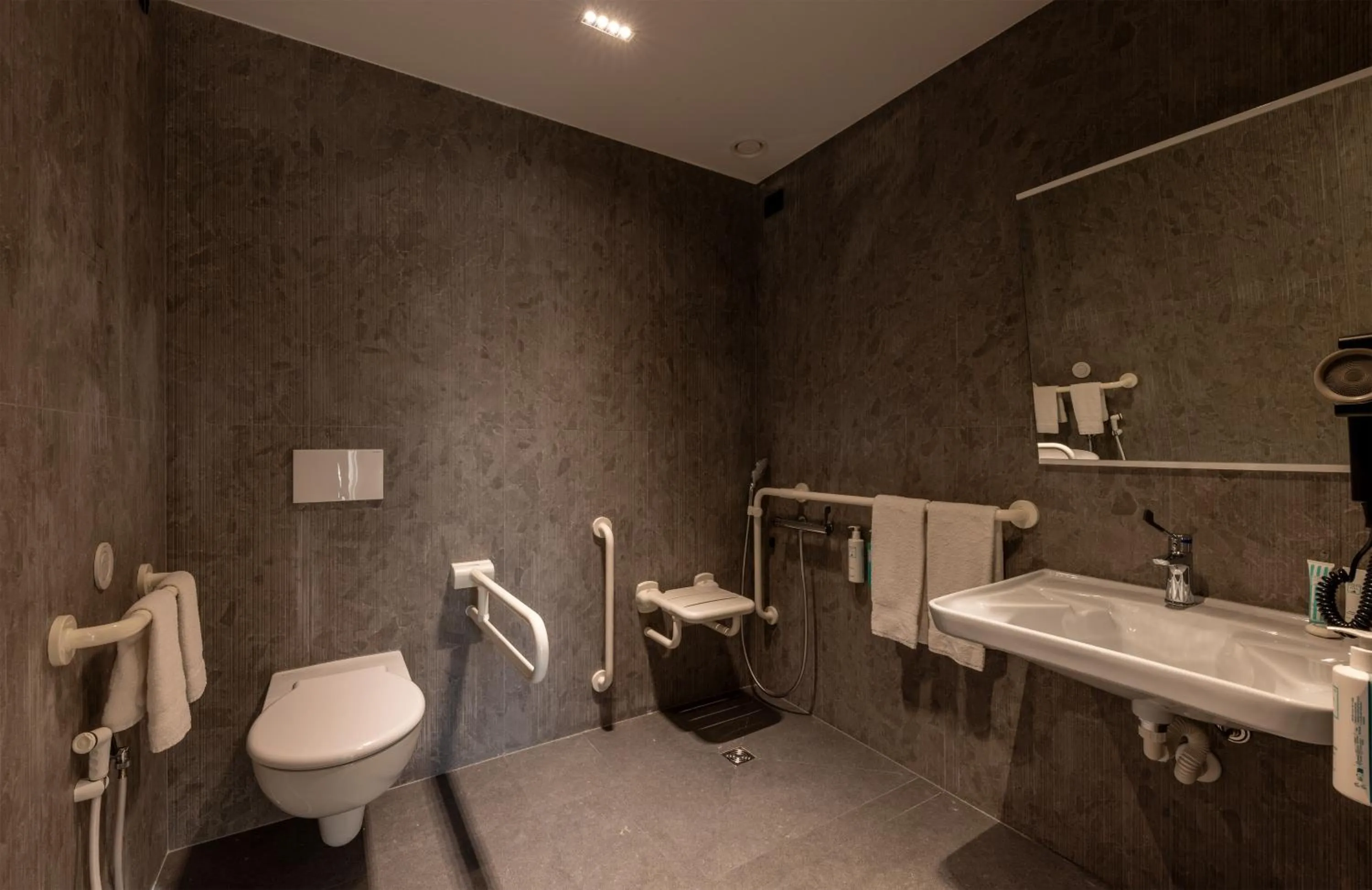 Porto Lotti Suite Hotel