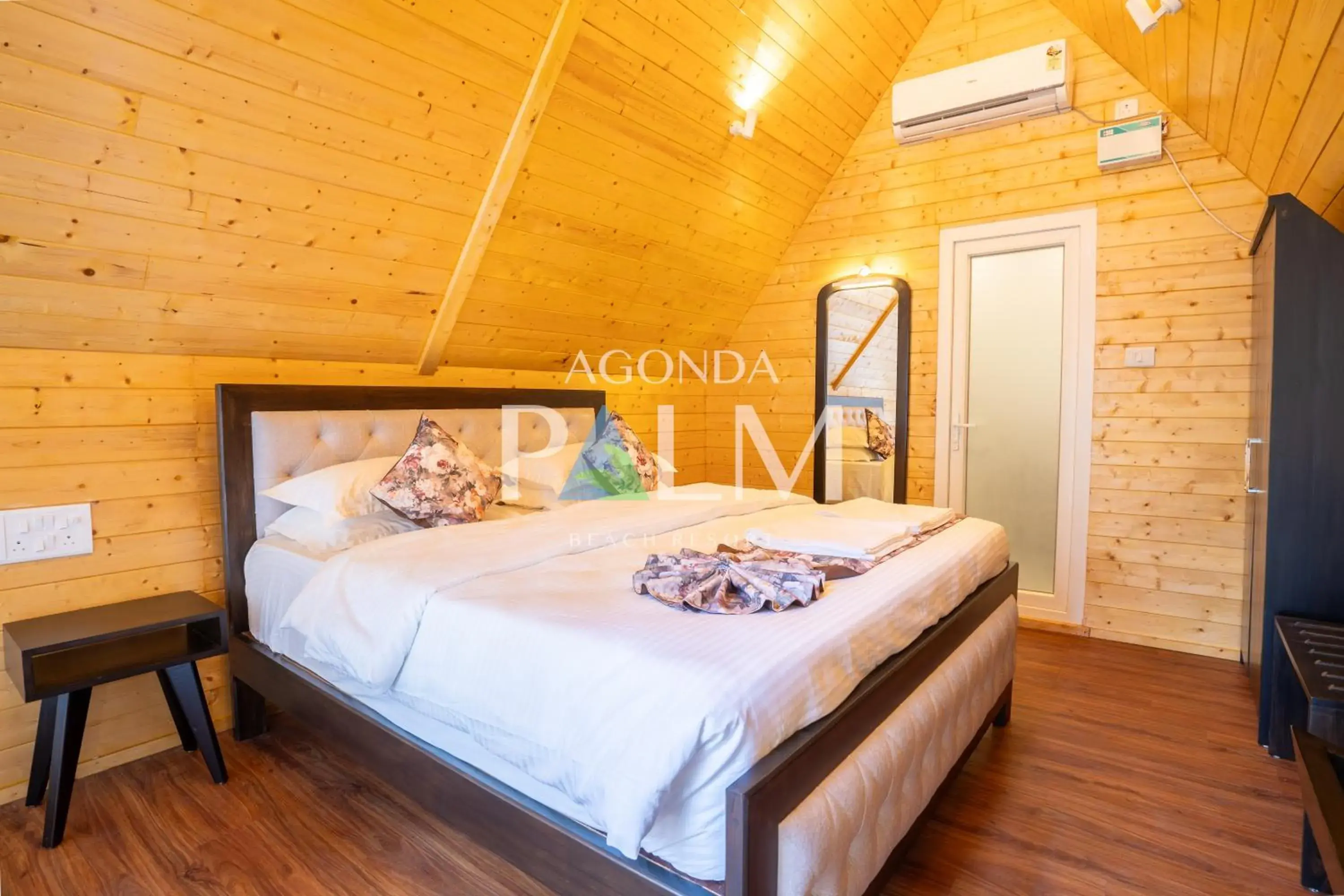 Deluxe Twin Room with Balcony in Agonda Palm Beach Resort Deluxe Twin Room with Balcony in Agonda Palm Beach Resort