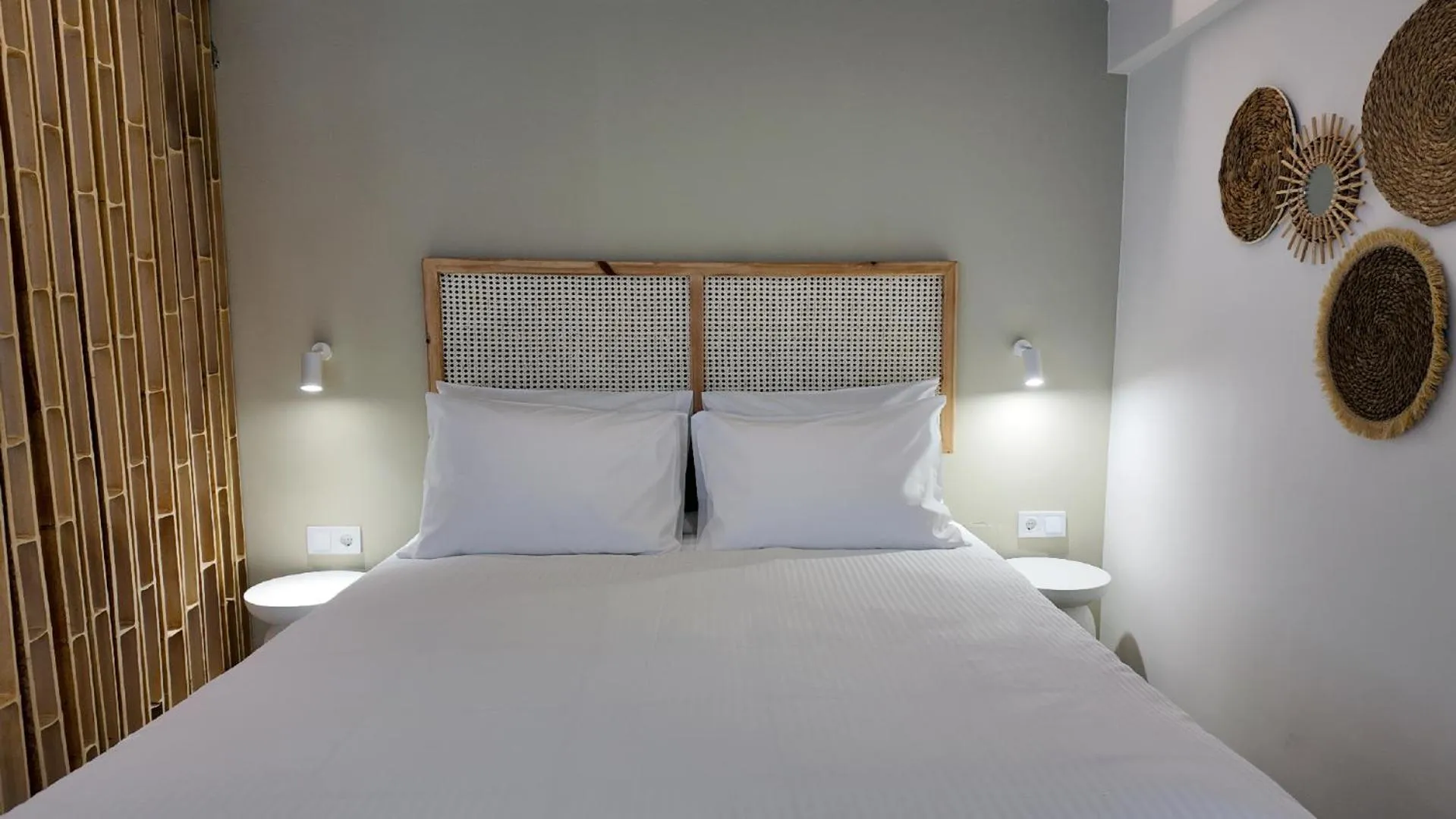 Bed in Euphoria Apartments Monastiraki