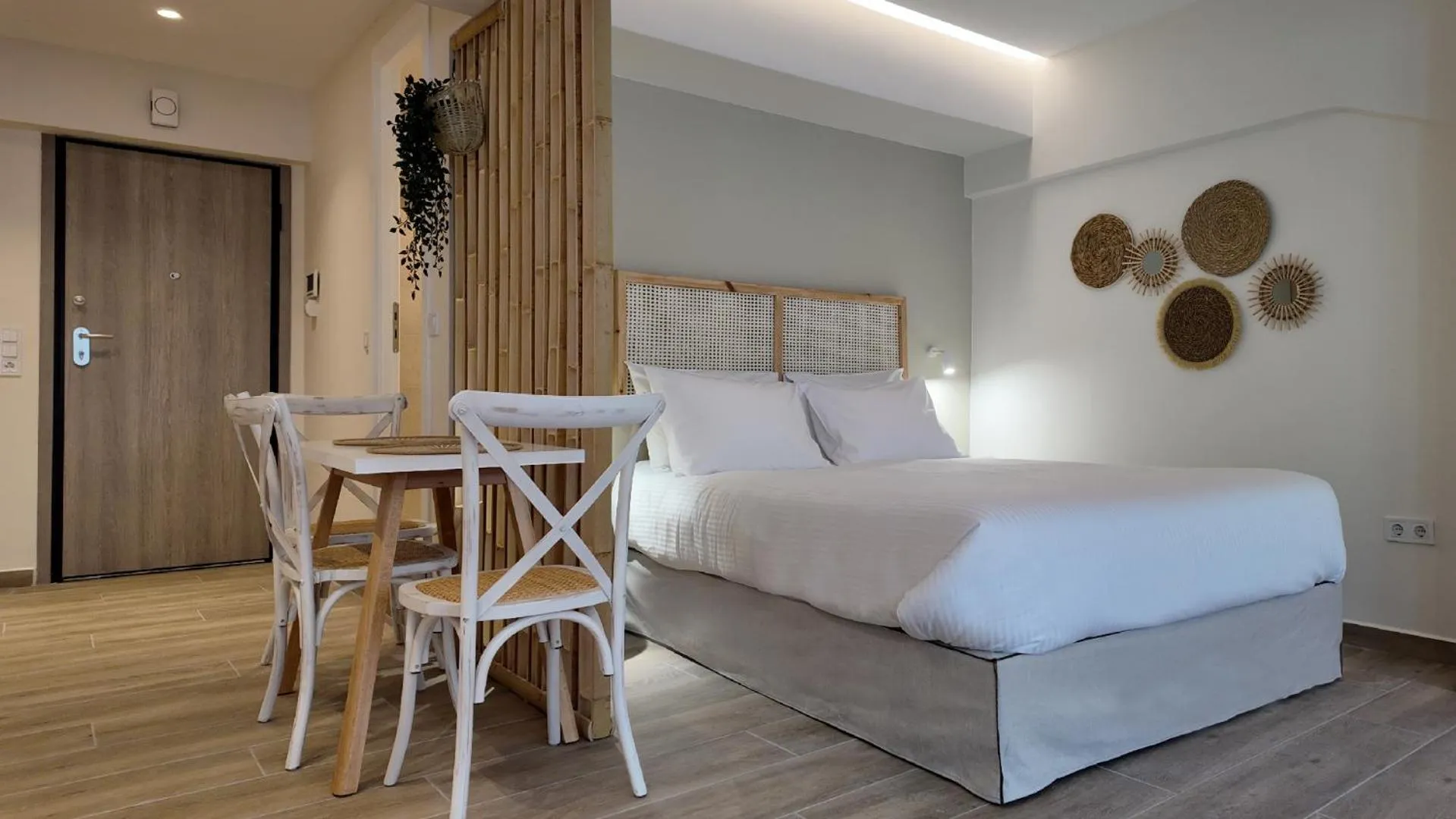 Bed in Euphoria Apartments Monastiraki