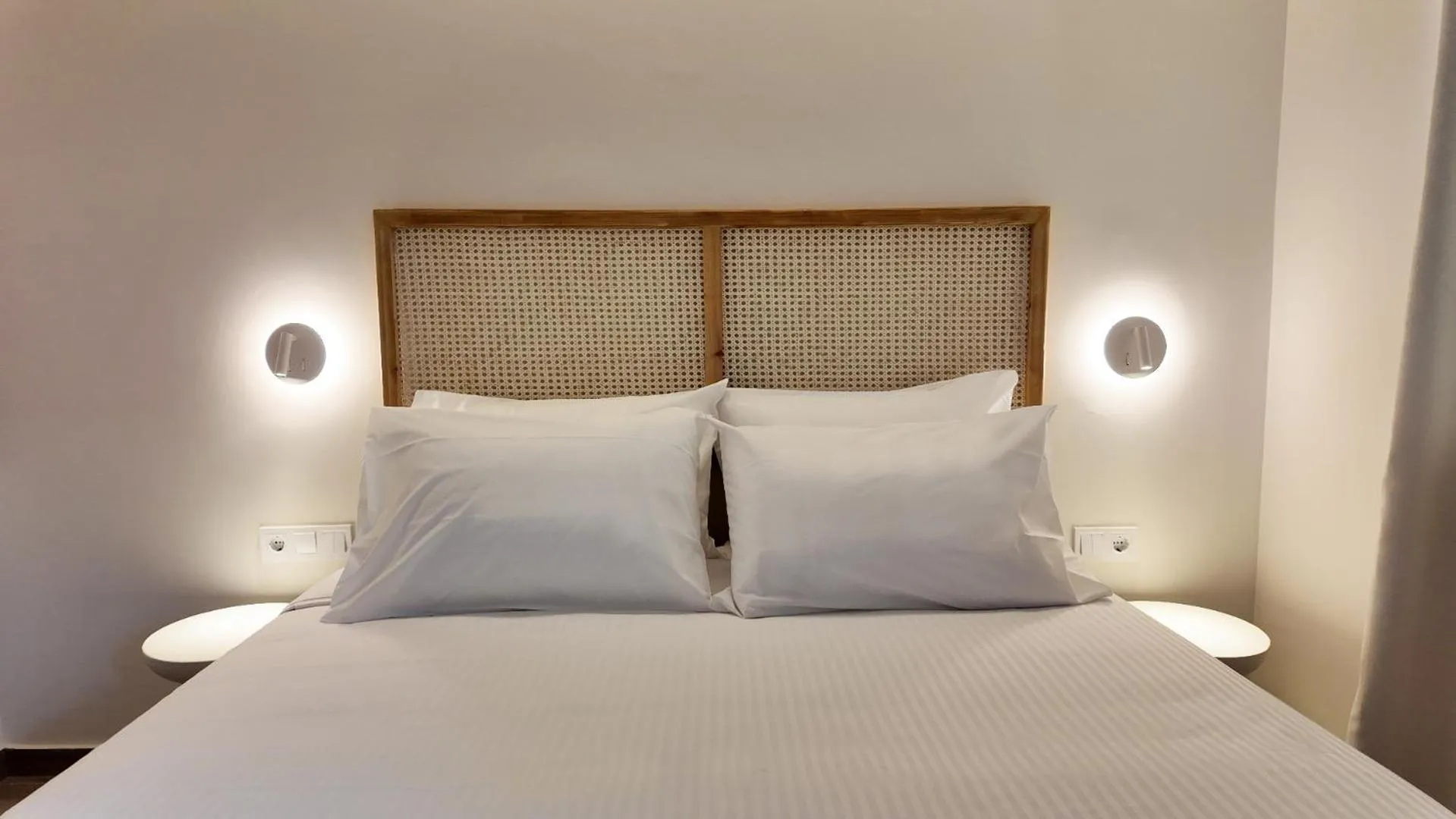 Bed in Euphoria Apartments Monastiraki