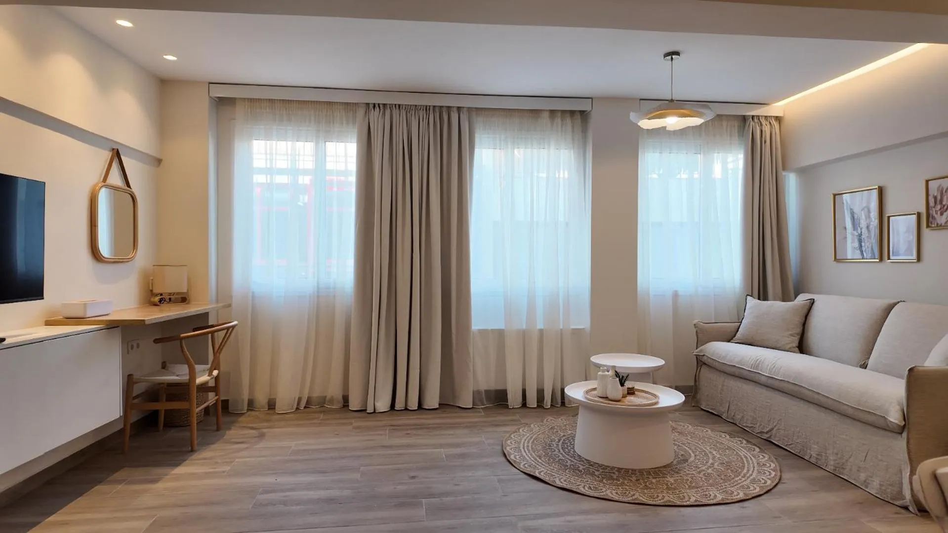 TV and multimedia in Euphoria Apartments Monastiraki