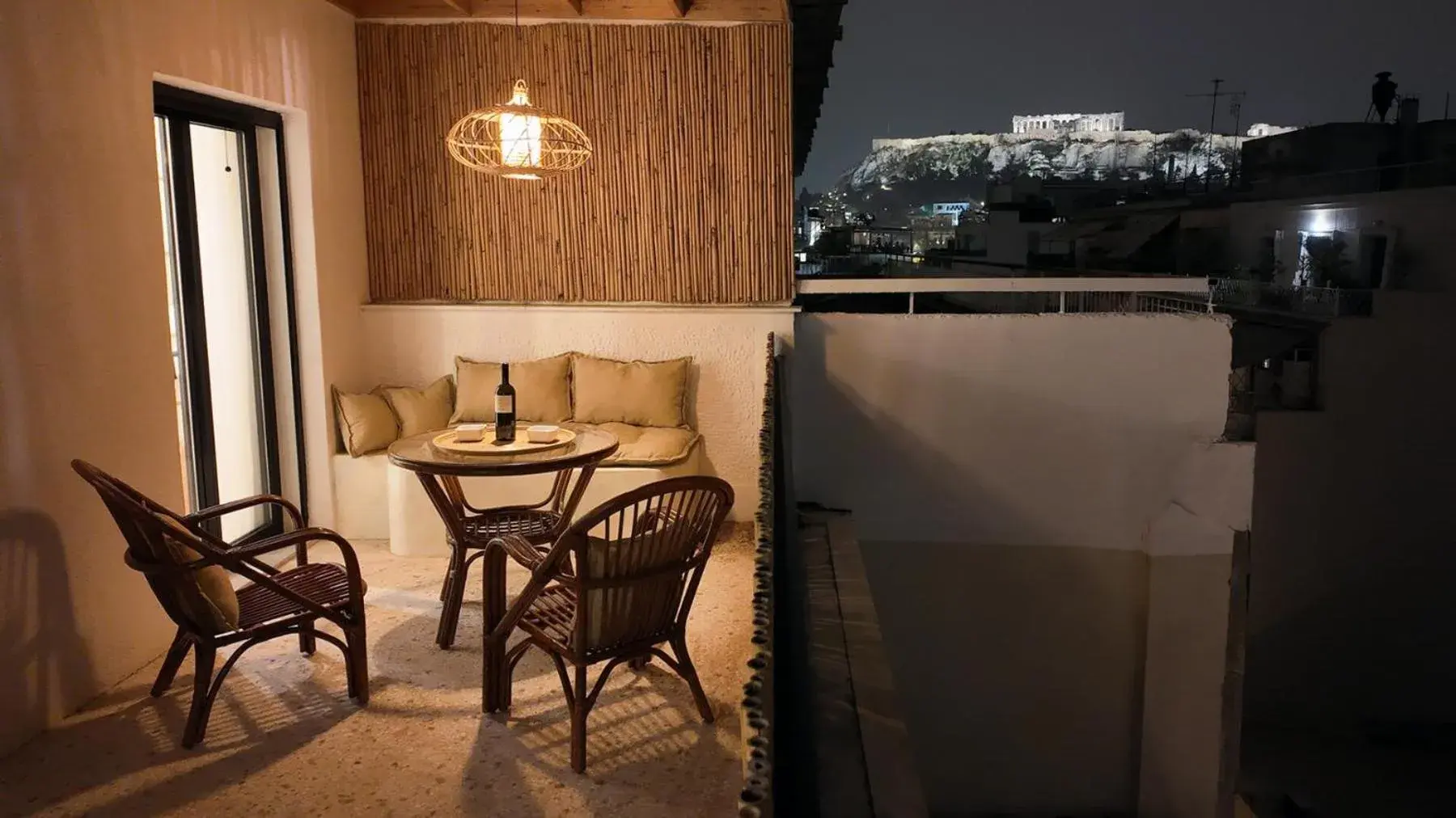 Family Two-Bedroom Apartment with View in Euphoria Apartments Monastiraki Family Two-Bedroom Apartment with View in Euphoria Apartments Monastiraki