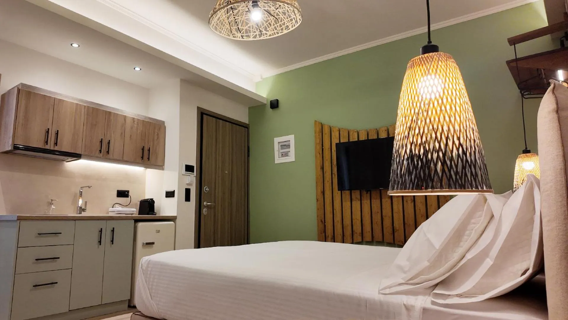 Bed in Euphoria Apartments Monastiraki