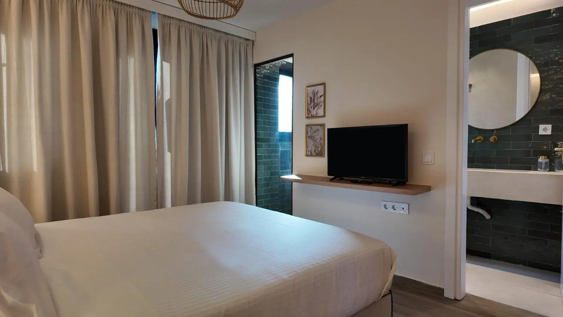 Family Two-Bedroom Apartment with View in Euphoria Apartments Monastiraki Family Two-Bedroom Apartment with View in Euphoria Apartments Monastiraki