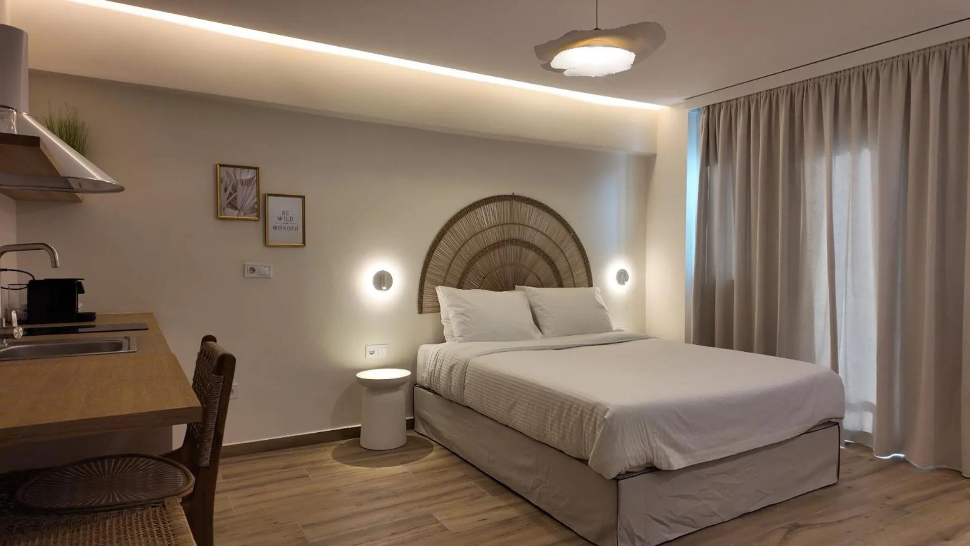 Bed in Euphoria Apartments Monastiraki