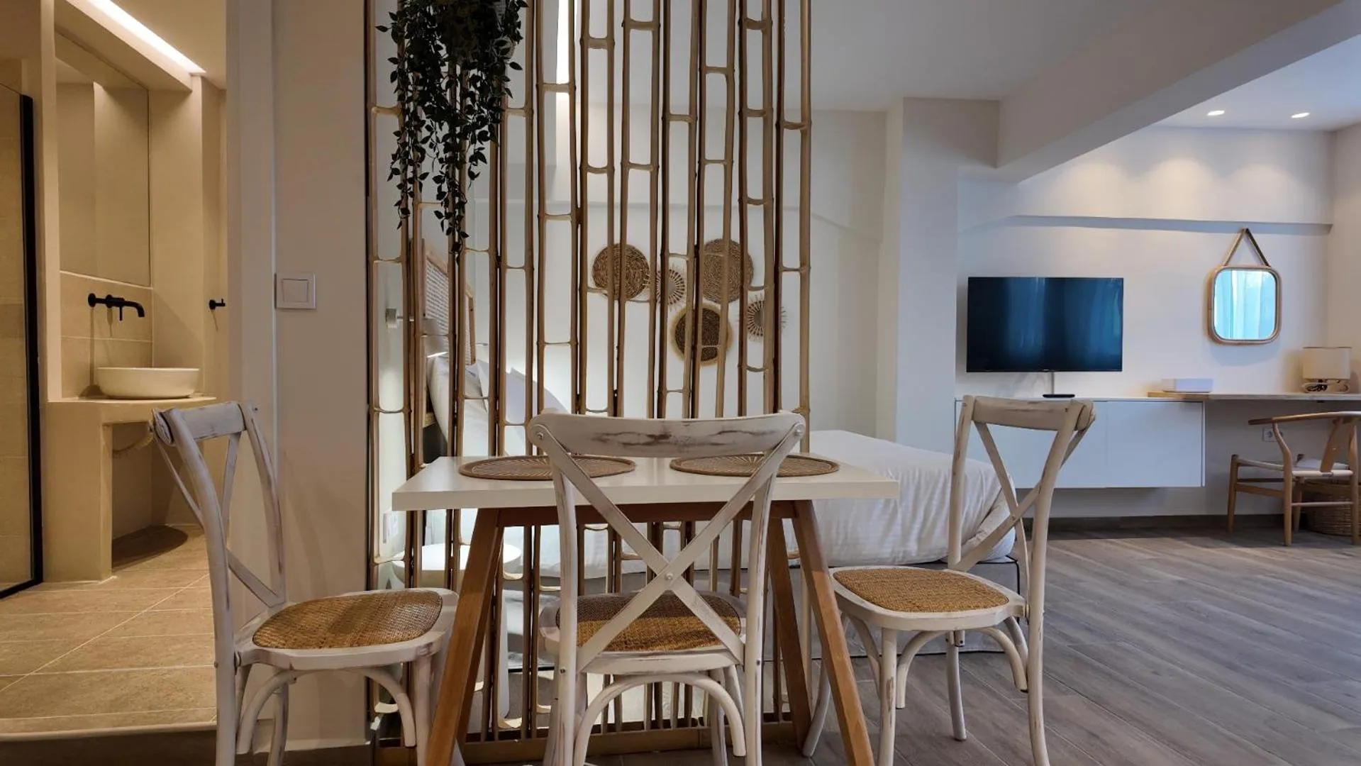 TV and multimedia in Euphoria Apartments Monastiraki