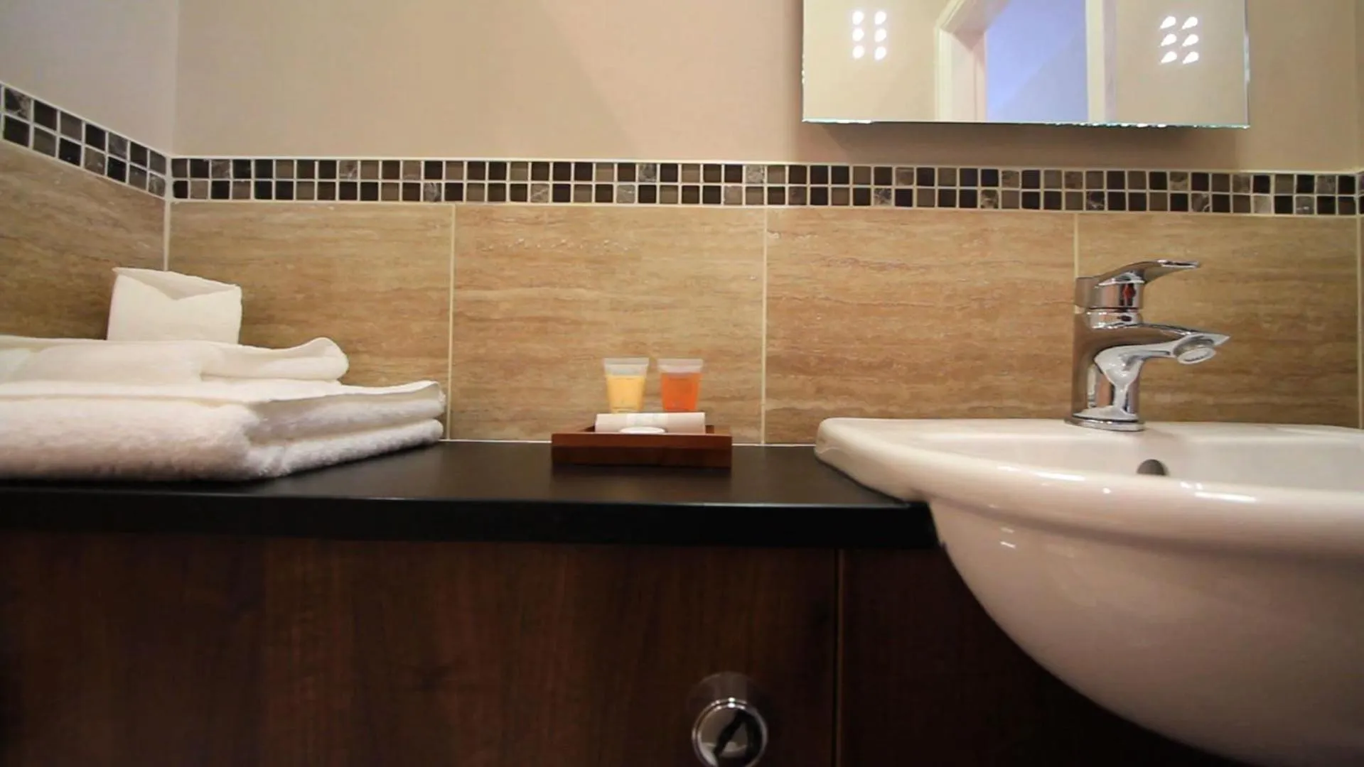 Bathroom in Twin Oaks Hotel