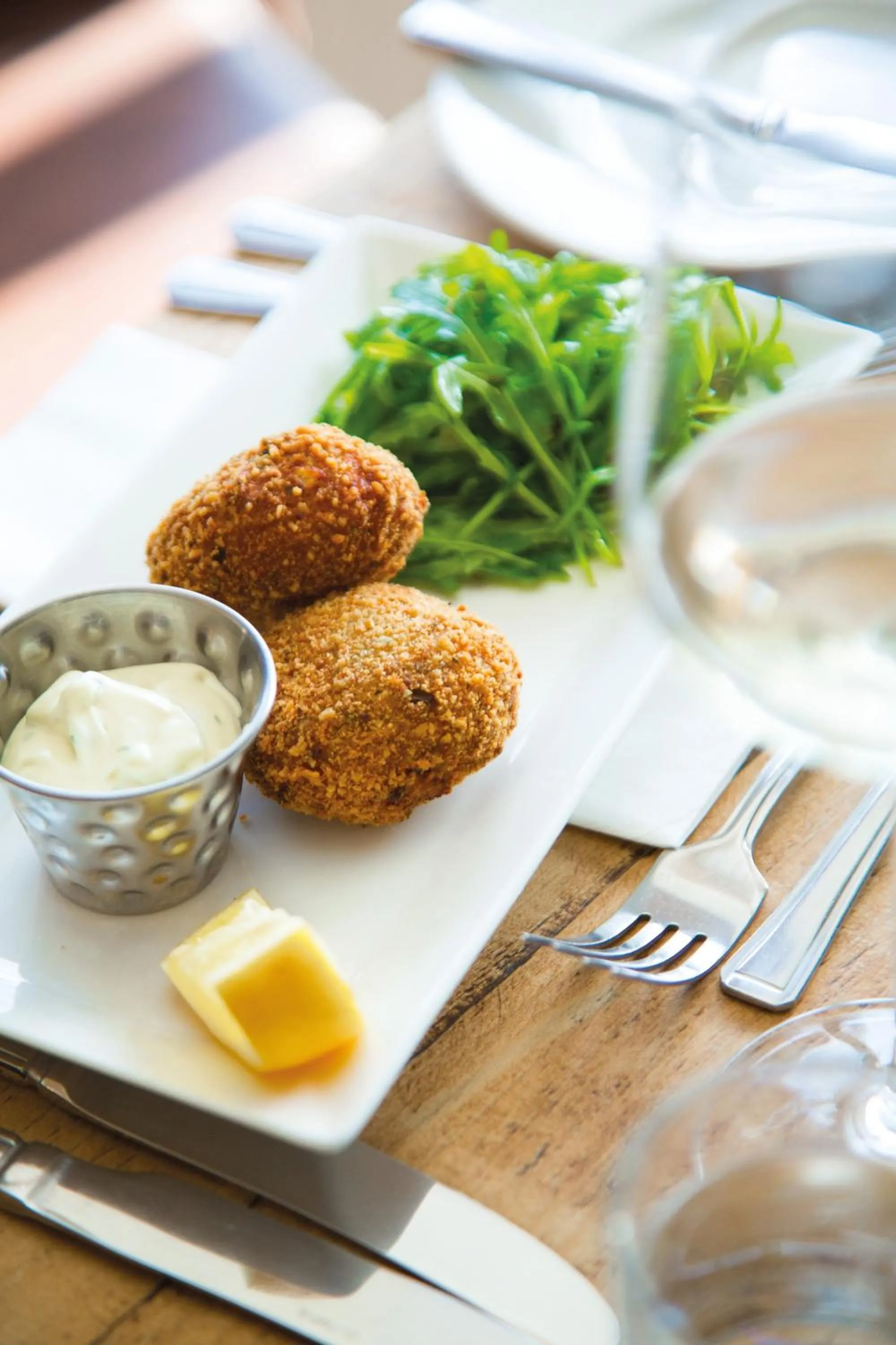 Restaurant/places to eat in Twin Oaks Hotel