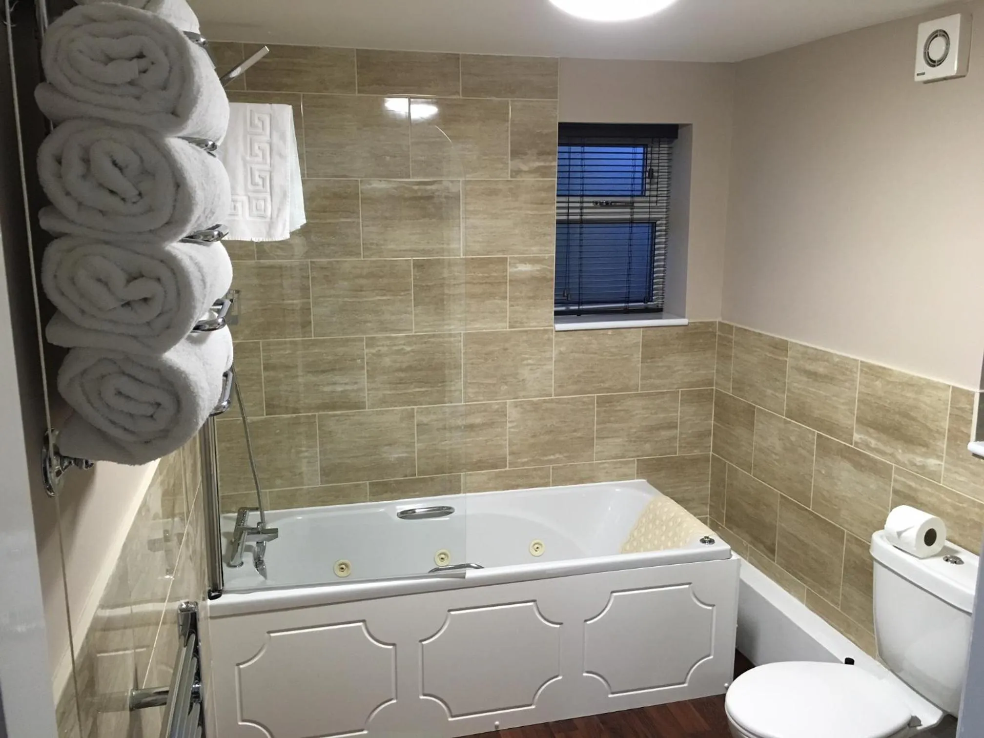 Bathroom in Twin Oaks Hotel