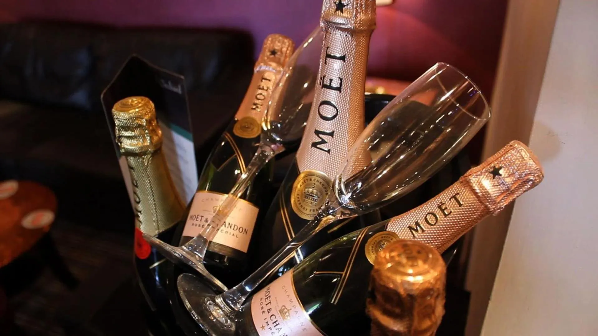 Alcoholic drinks in Twin Oaks Hotel