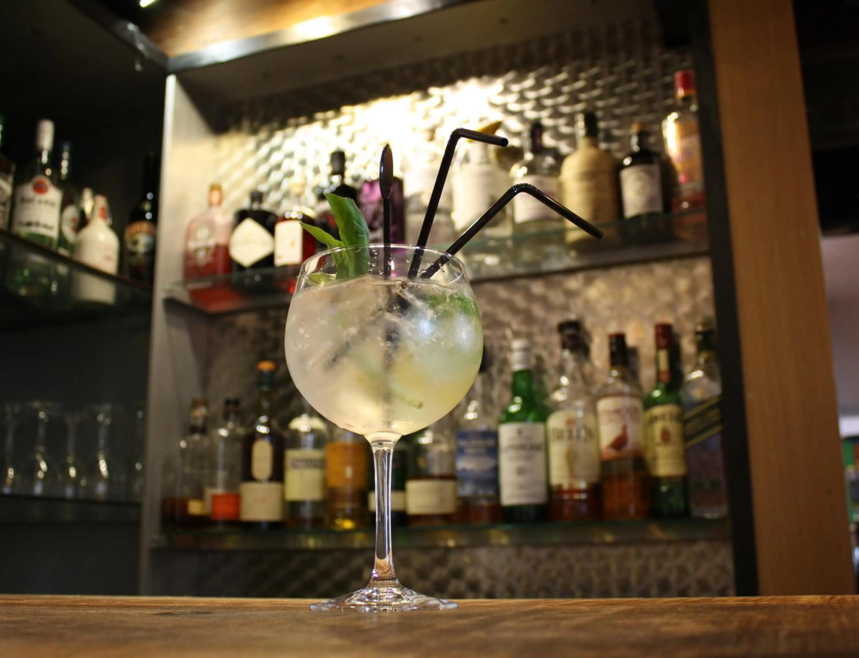 Drinks in Twin Oaks Hotel