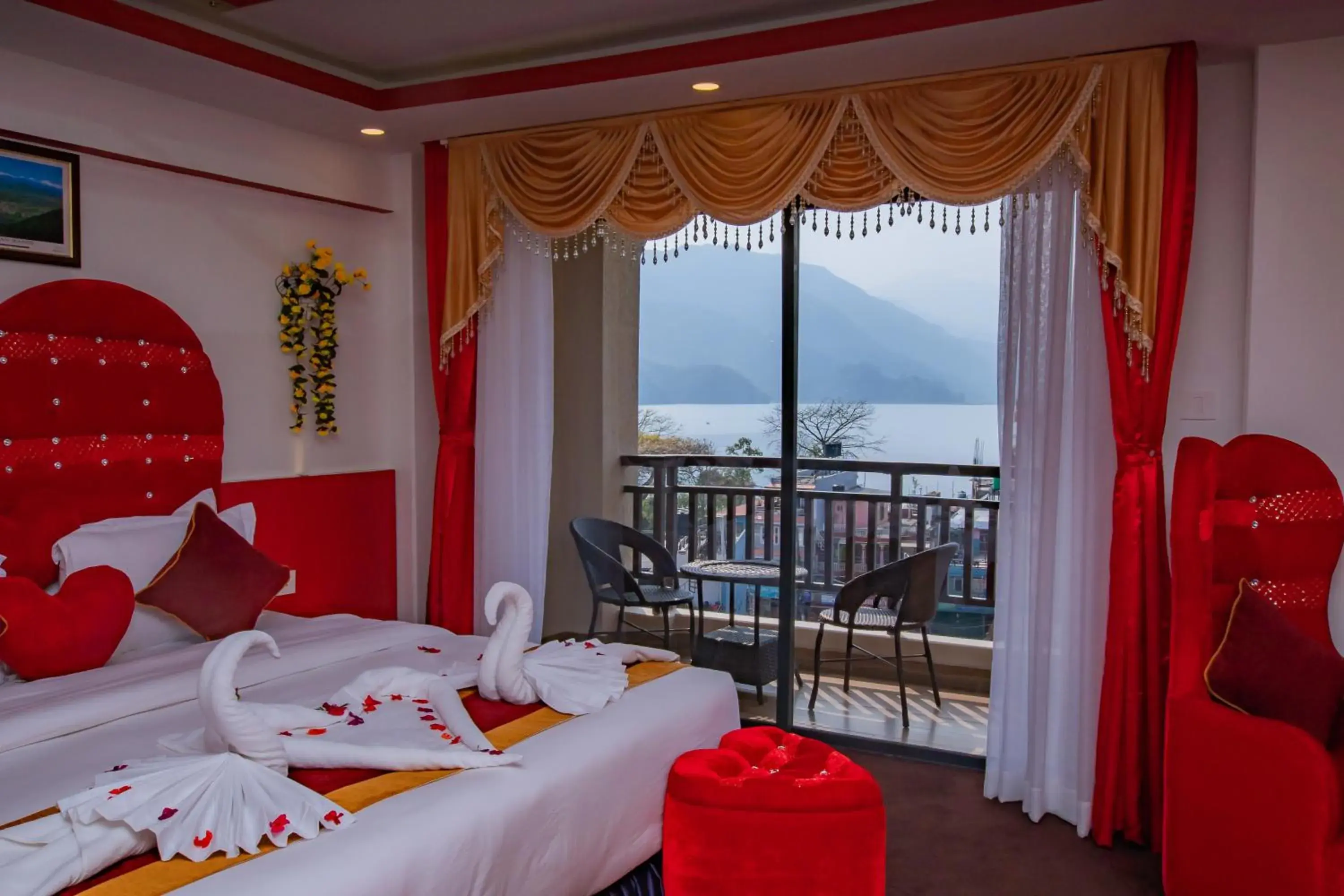 Bed in Hotel Pokhara Village & SPA Bed in Hotel Pokhara Village & SPA