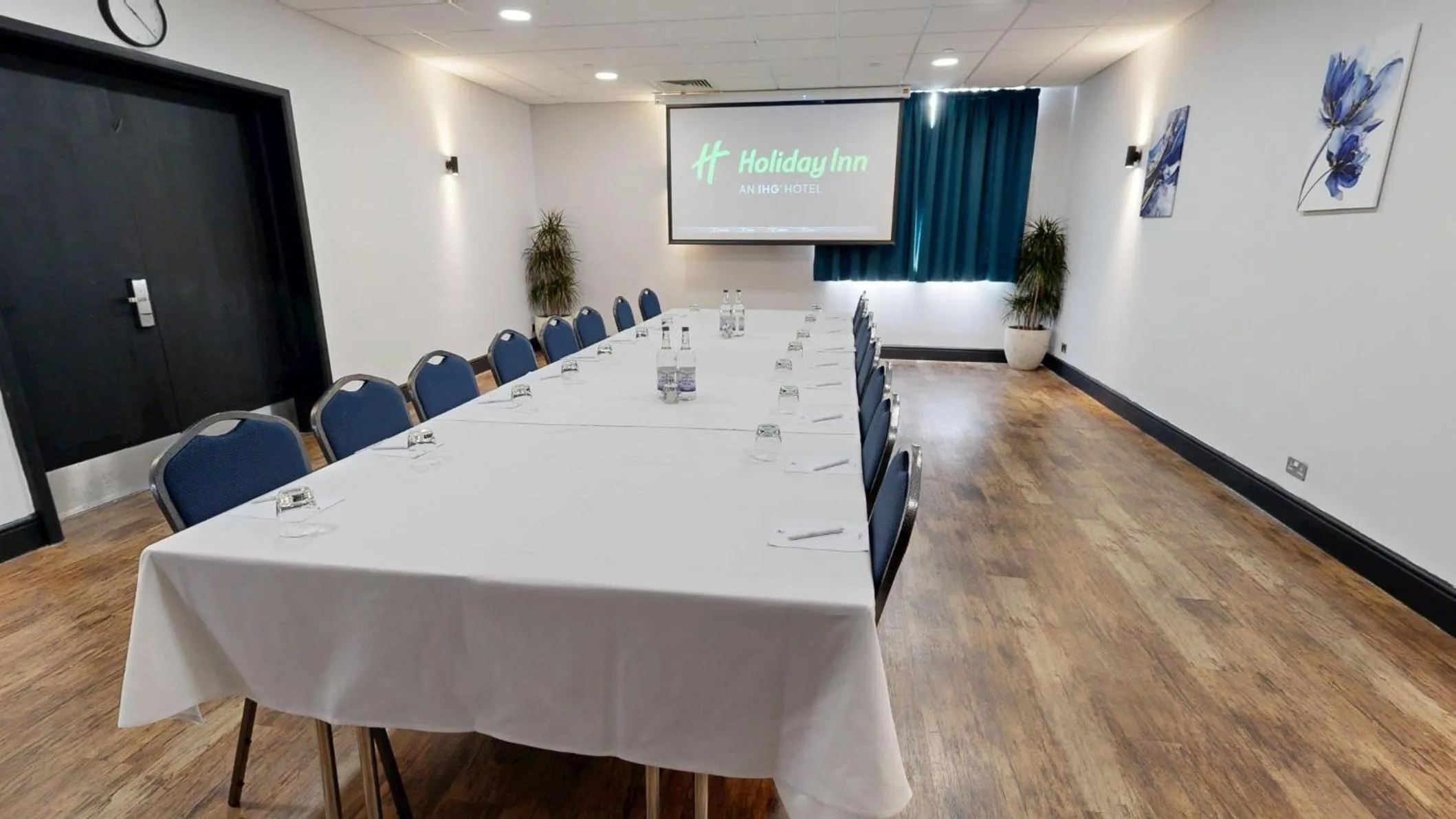 Meeting/conference room in Holiday Inn Kenilworth - Warwick by IHG
