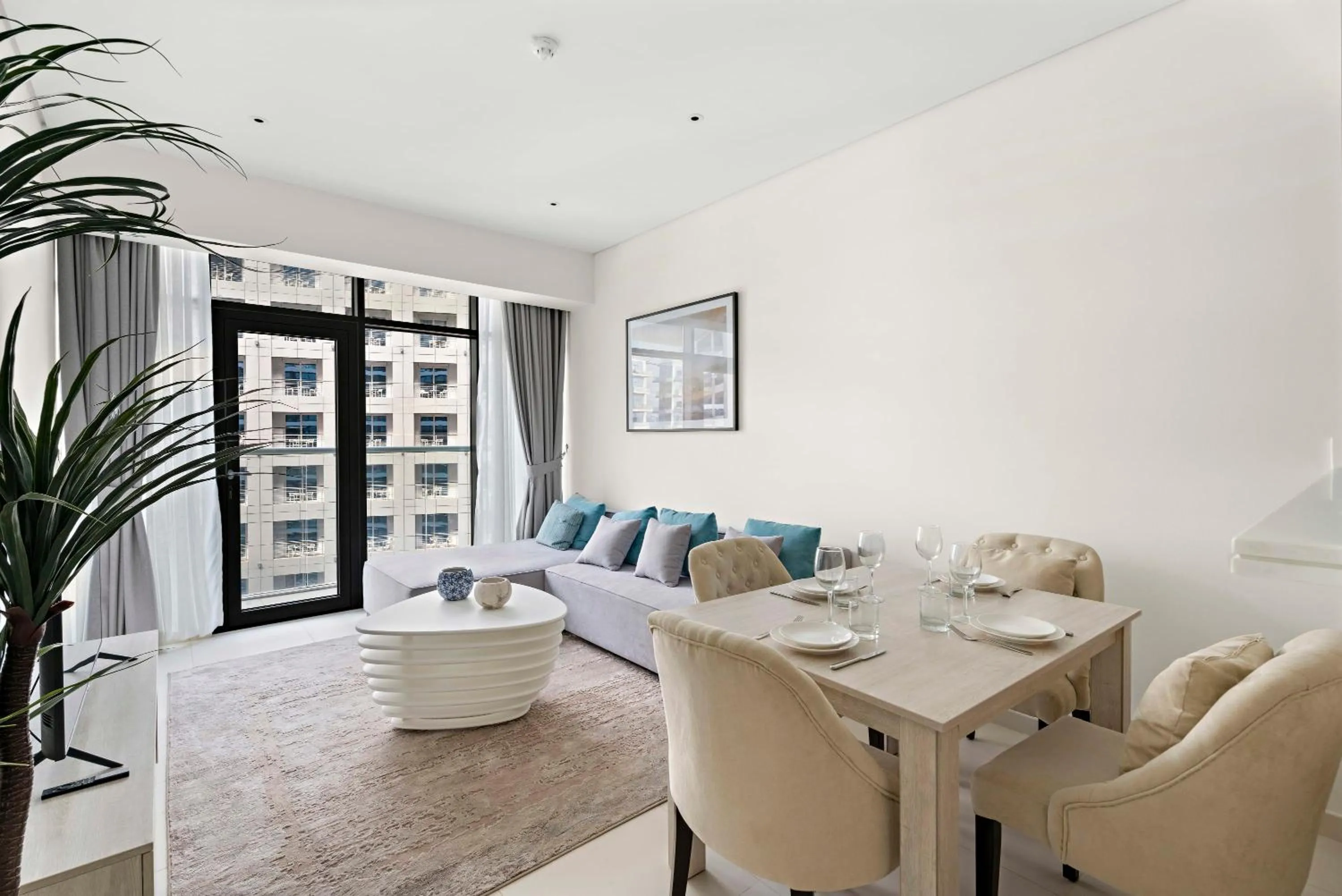 2BR Palm Jumeirah with pool on roof amazing view