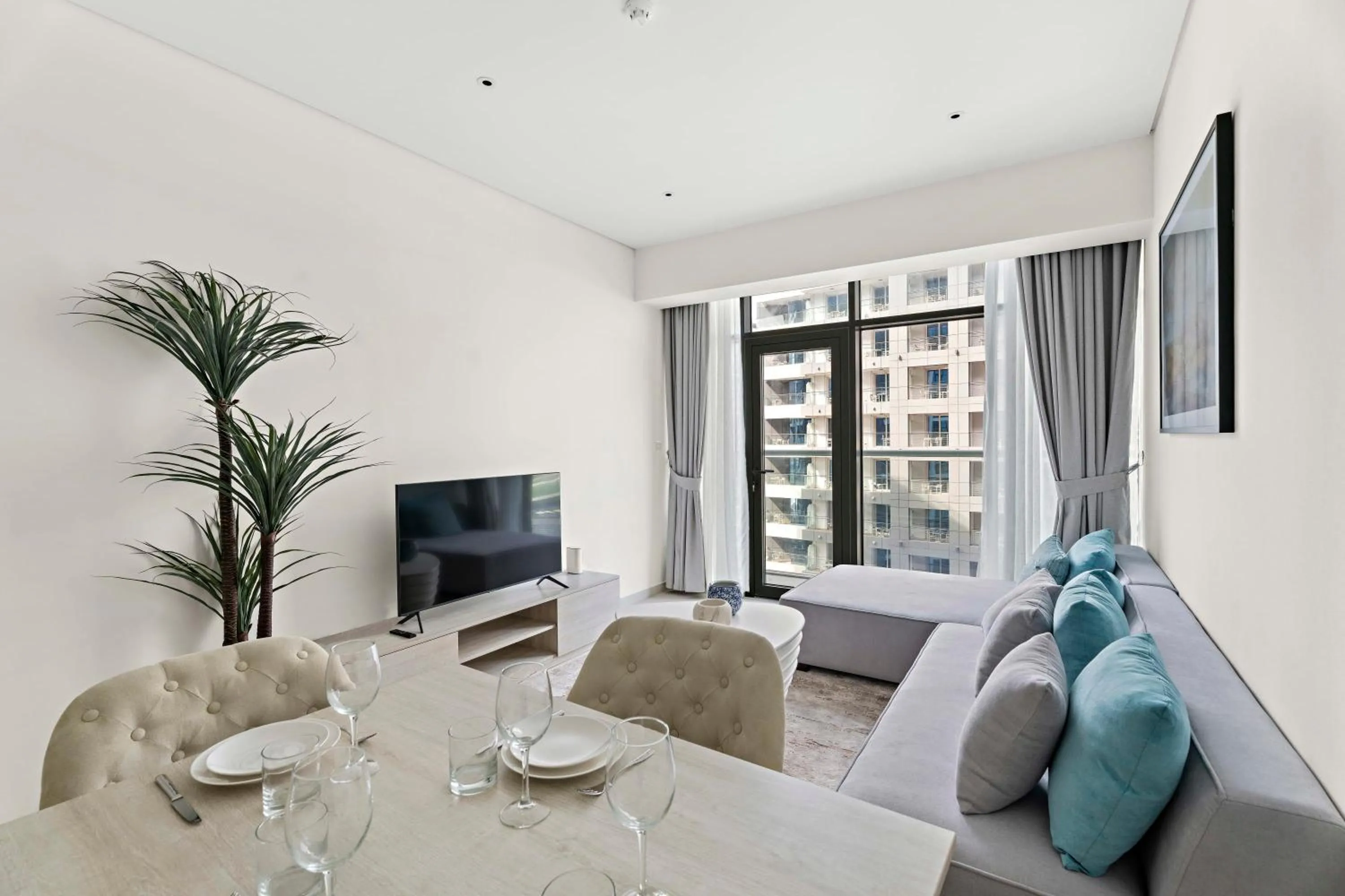 2BR Palm Jumeirah with pool on roof amazing view