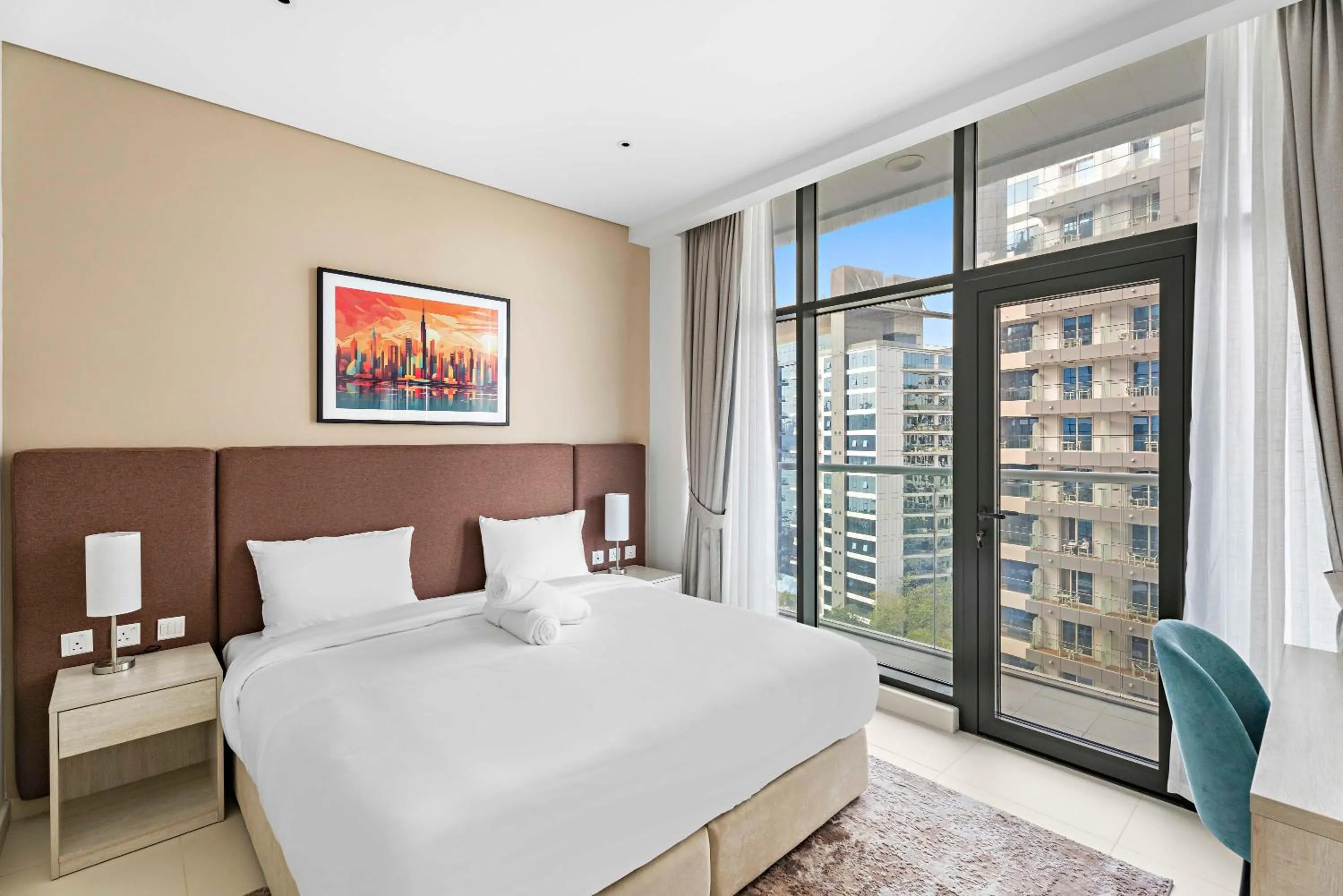 Bed in 2BR Palm Jumeirah with pool on roof amazing view
