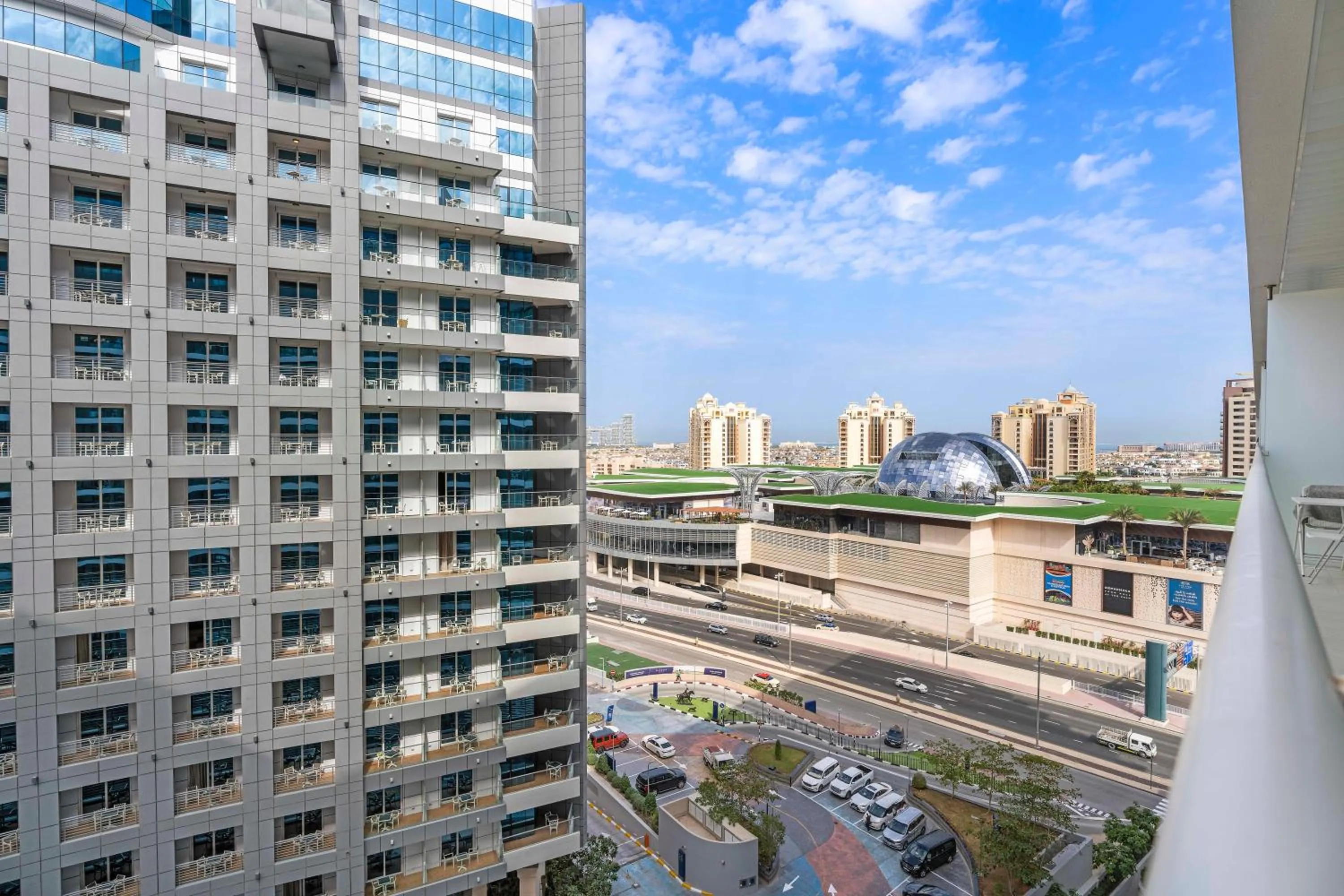 2BR Palm Jumeirah with pool on roof amazing view