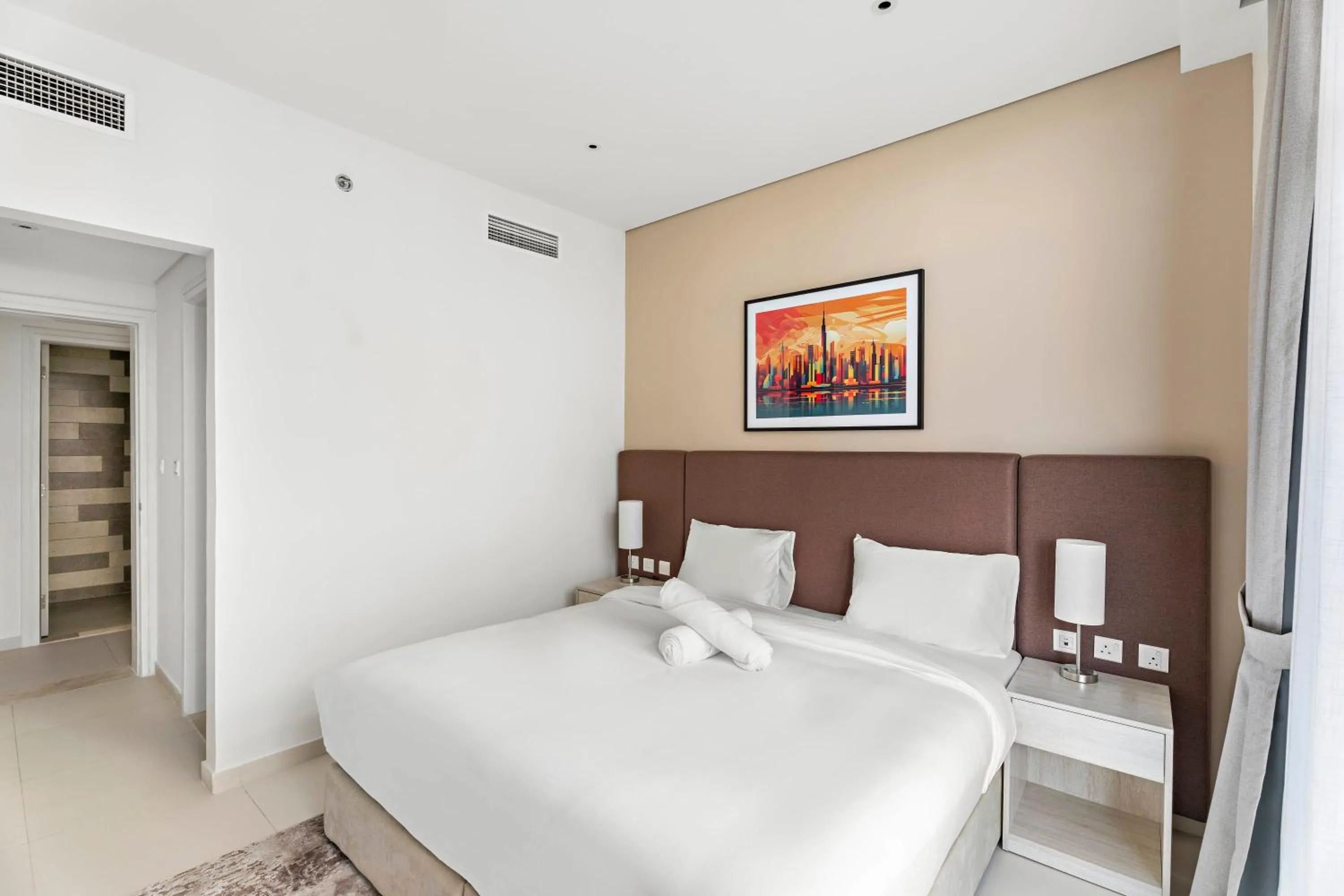 Bed in 2BR Palm Jumeirah with pool on roof amazing view