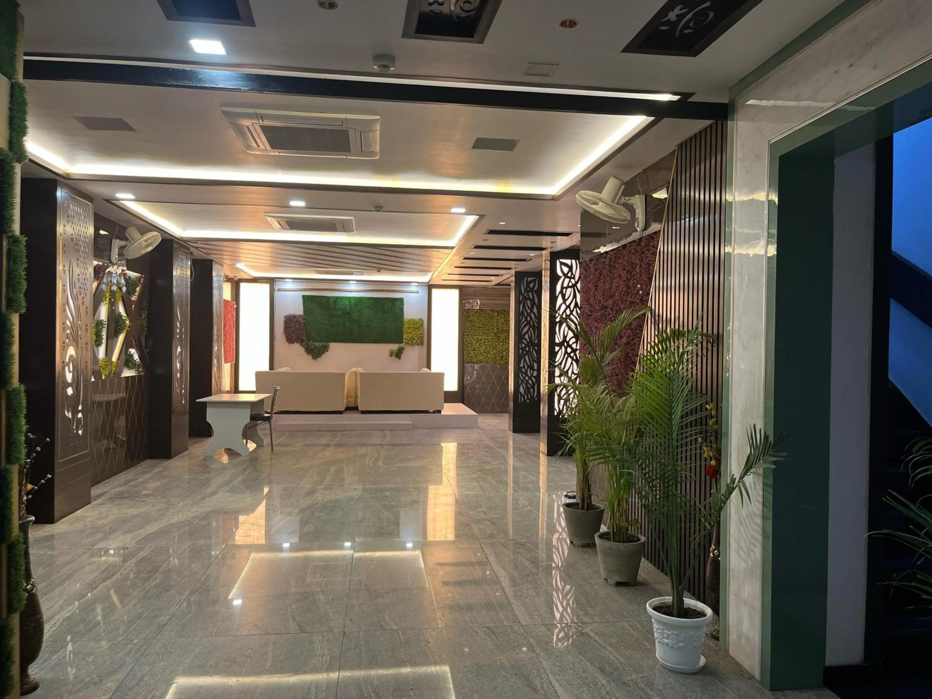 Lobby or reception in Hotel Mayur Palace